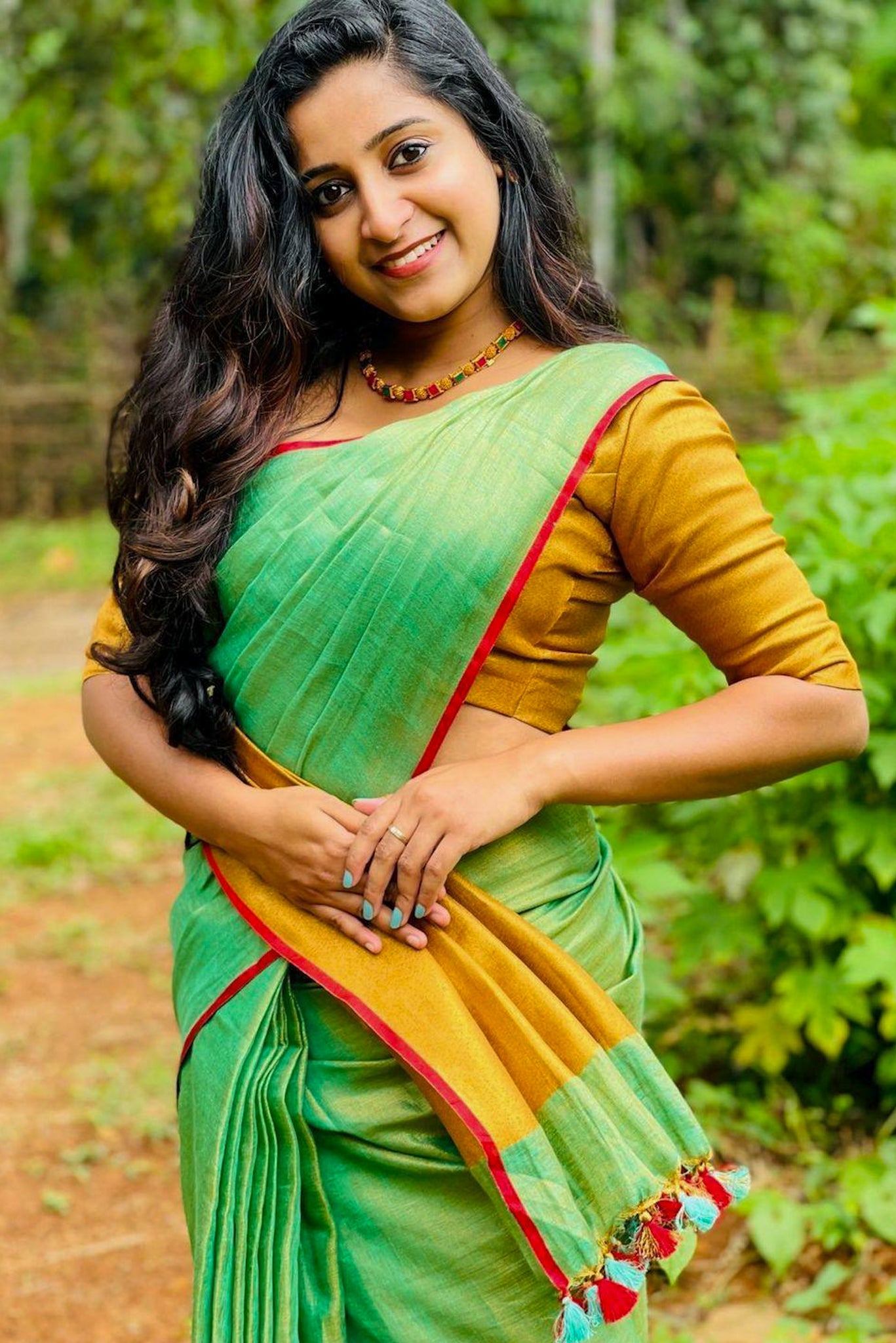 gracie - green zari linen sari - linenworldonline.in