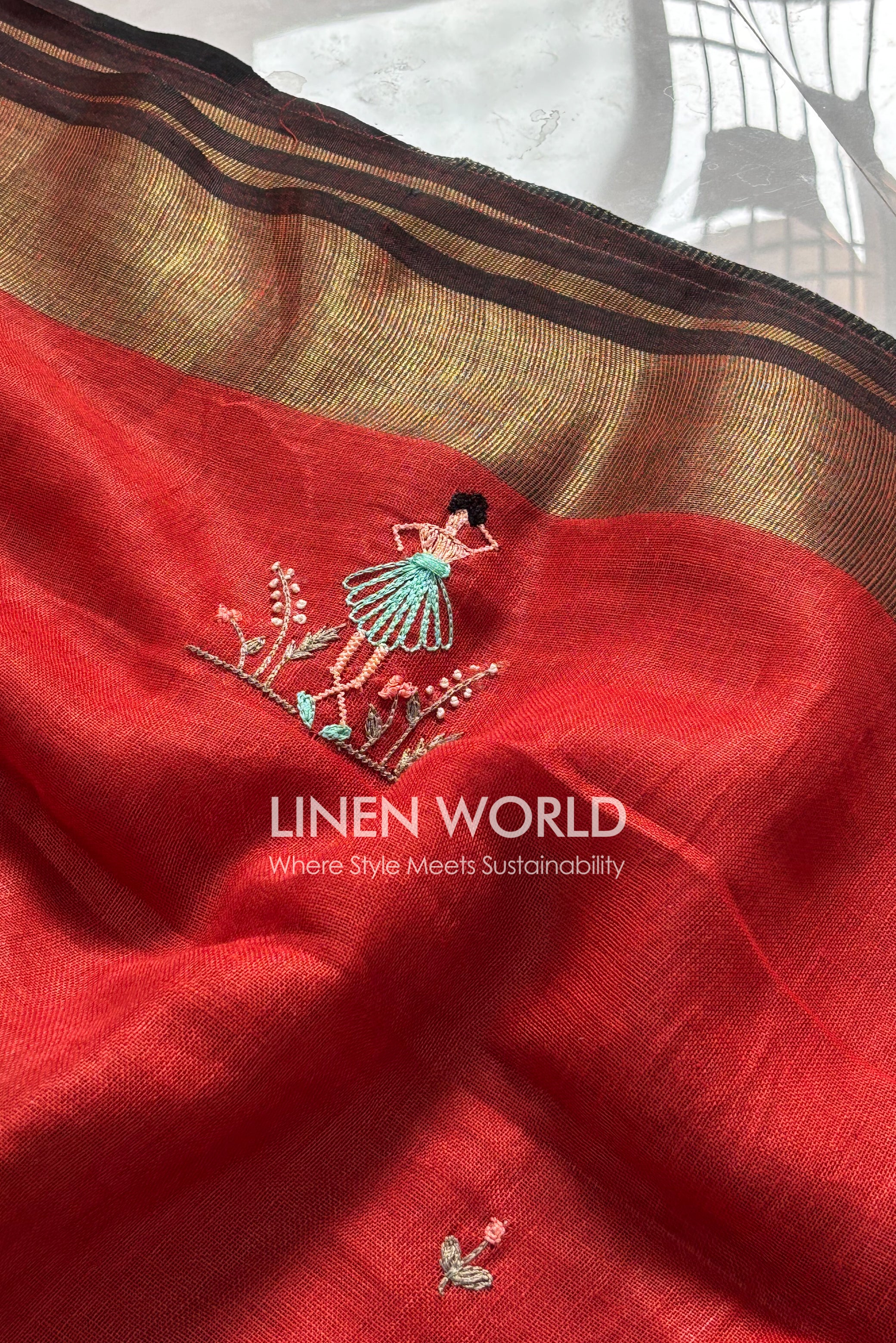Dancing Blooms - Pure Linen Saree