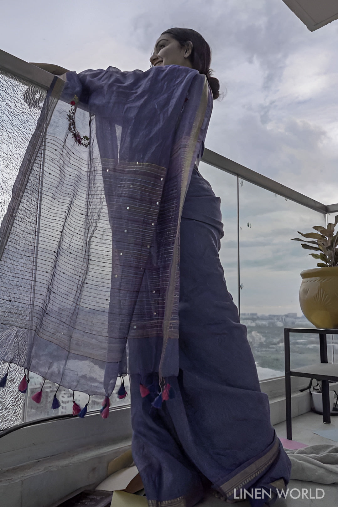 adah - french knot silk linen saree - linenworldonline.in