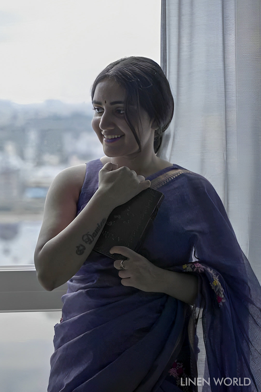 adah - french knot silk linen saree - linenworldonline.in