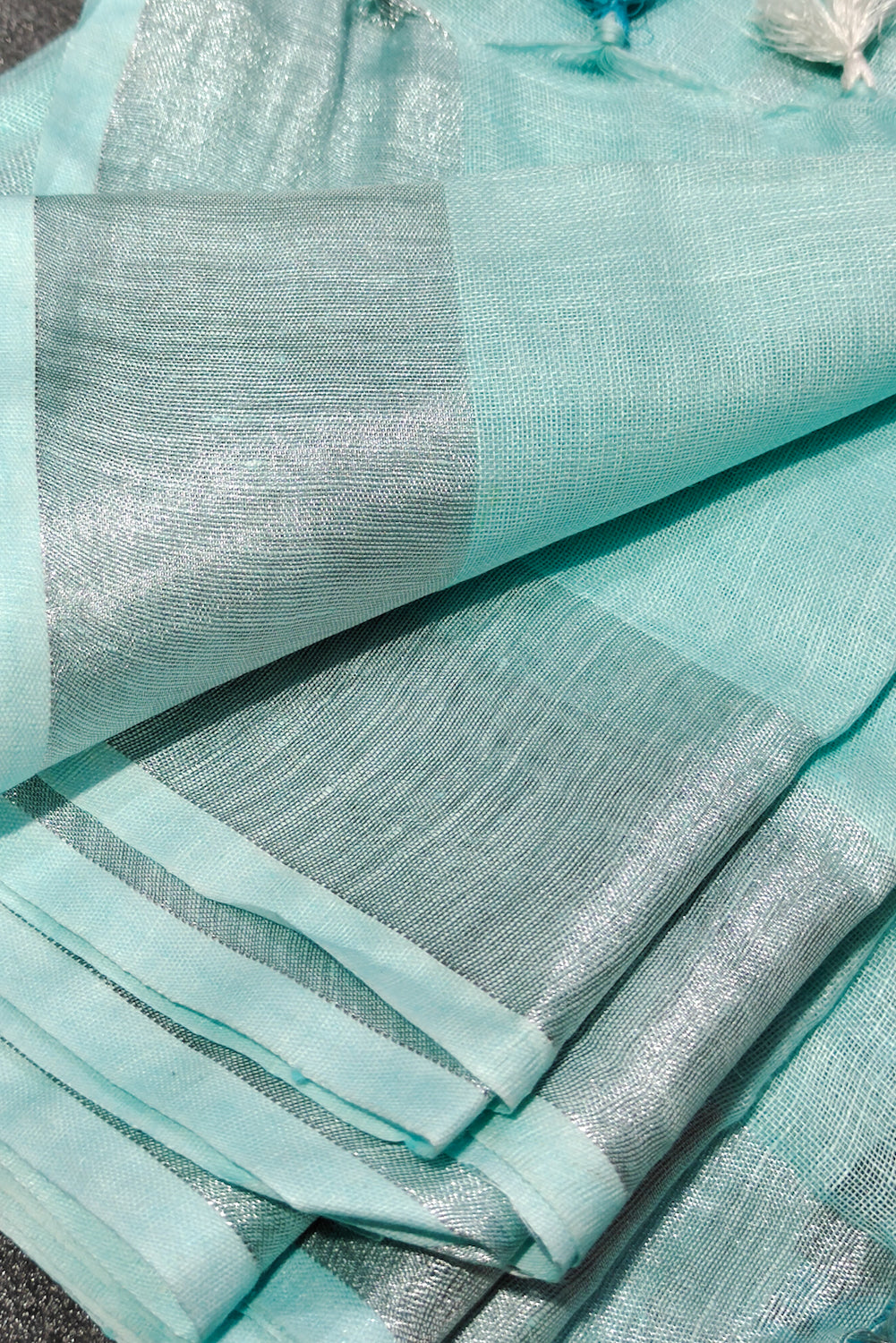 aishwarya - turquoise blue linen saree - linenworldonline.in