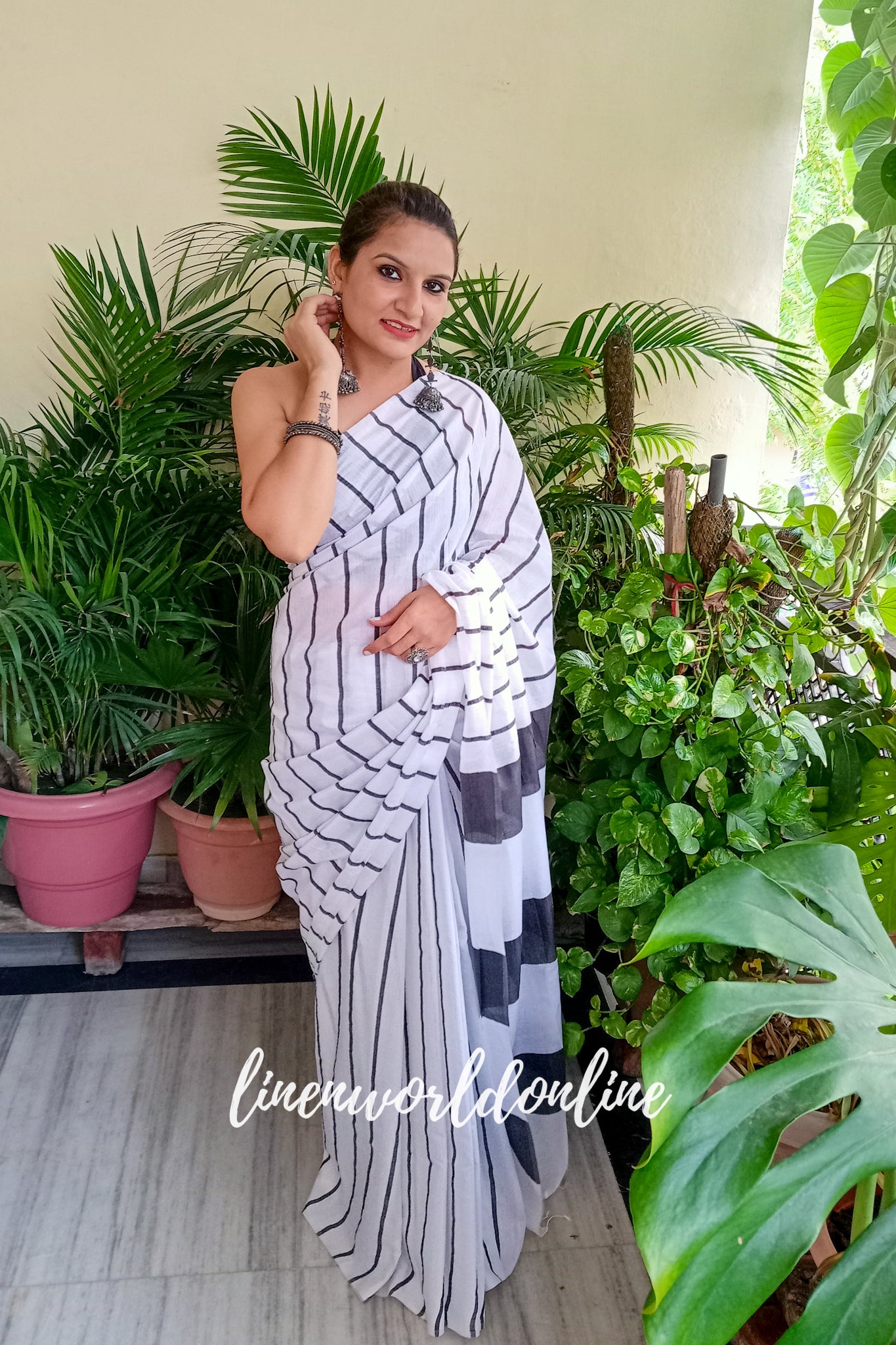 white cotton silk saree with black stripes - linenworldonline.in