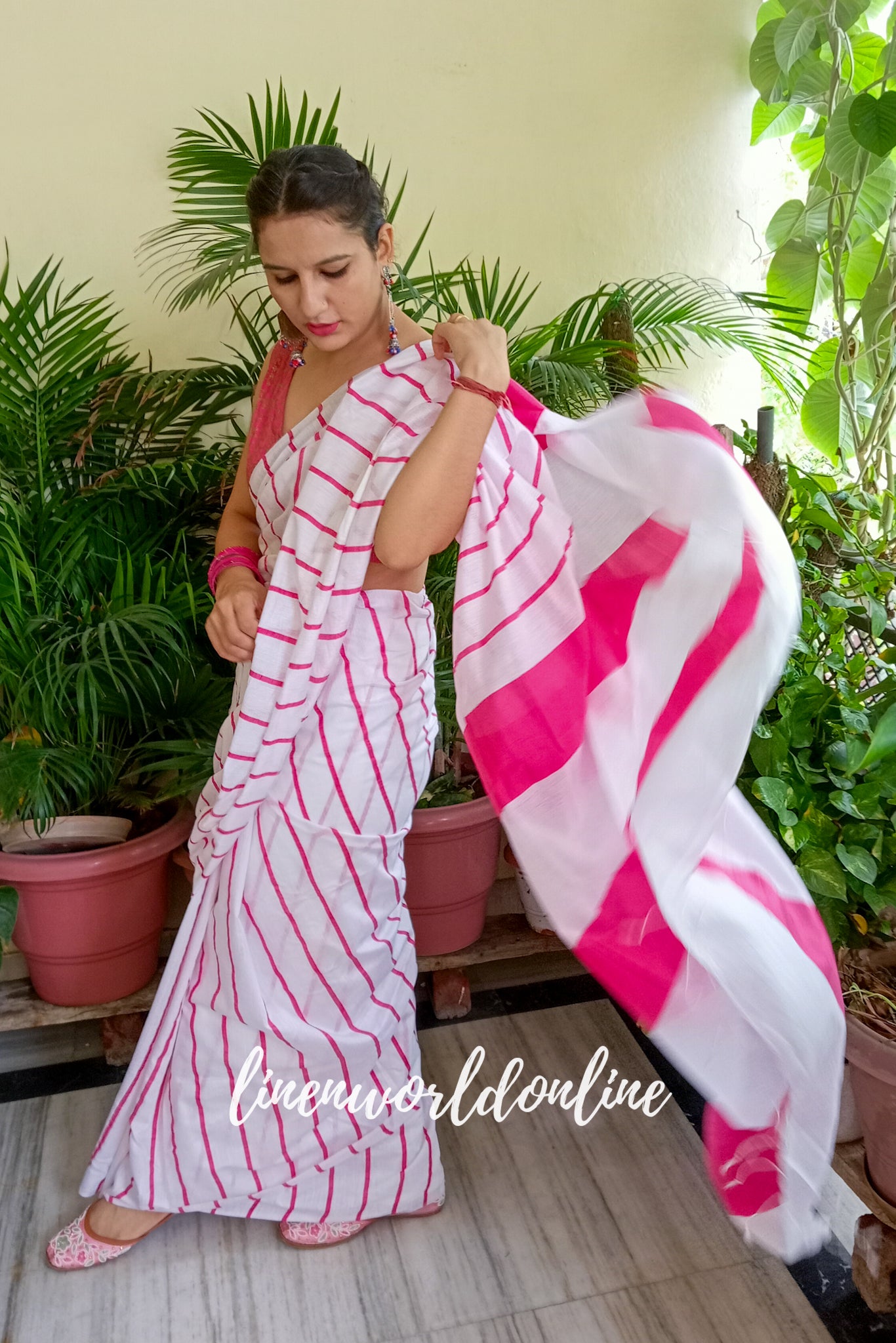 white cotton silk saree with pink stripes - linenworldonline.in