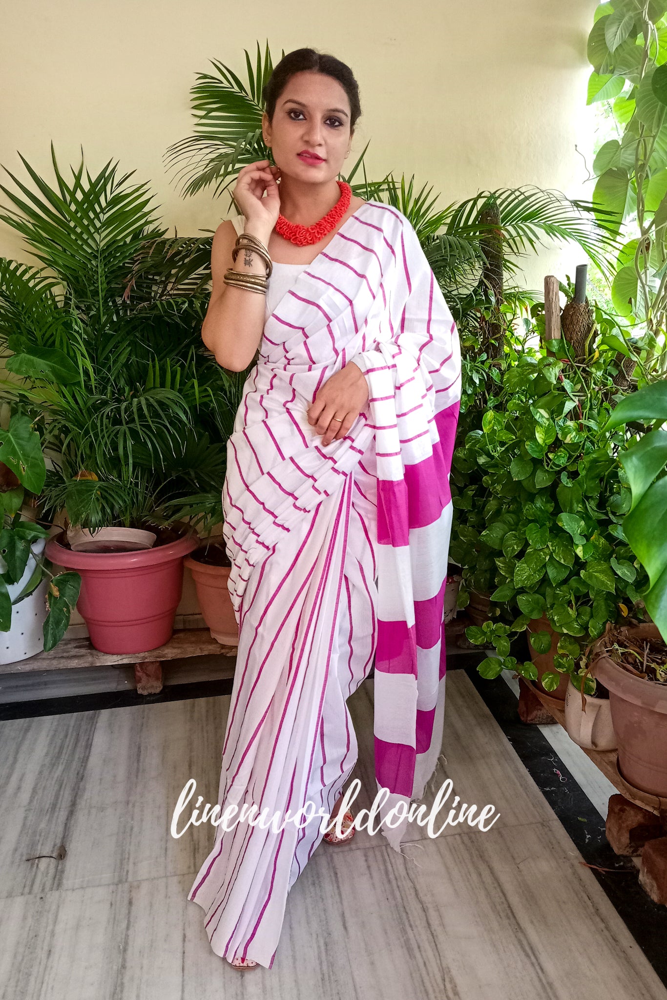 white cotton silk saree with magenta pink stripes - linenworldonline.in