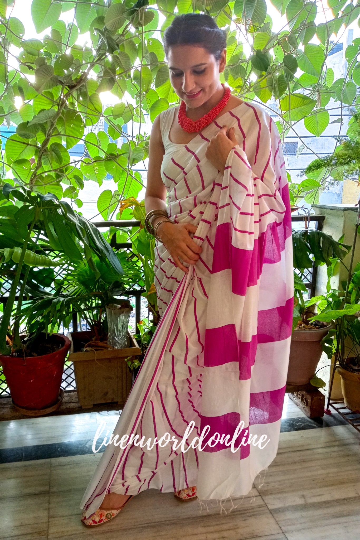 white cotton silk saree with magenta pink stripes - linenworldonline.in