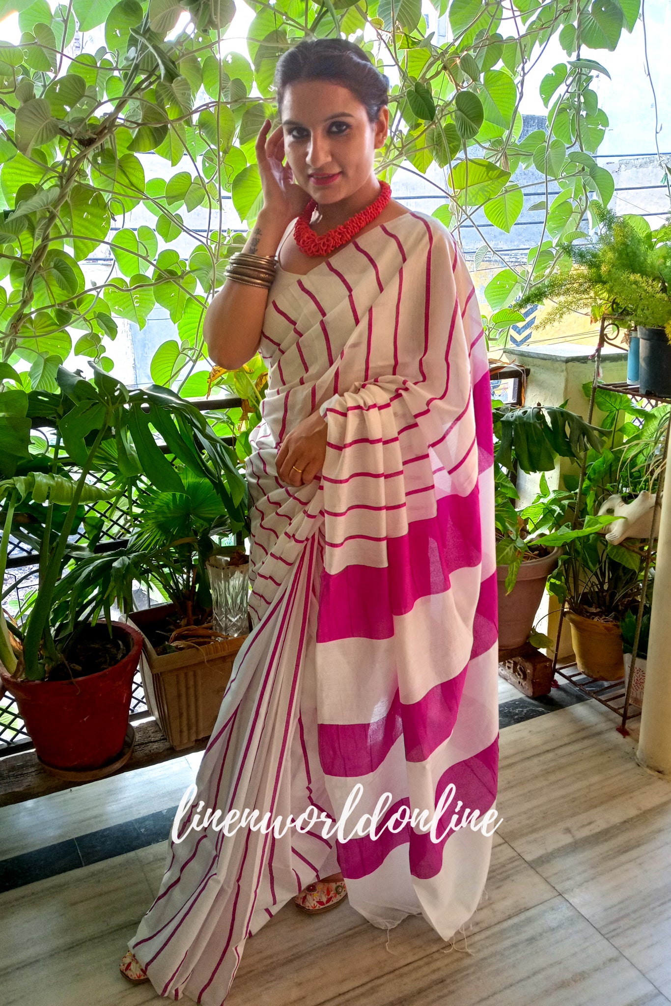white cotton silk saree with magenta pink stripes - linenworldonline.in