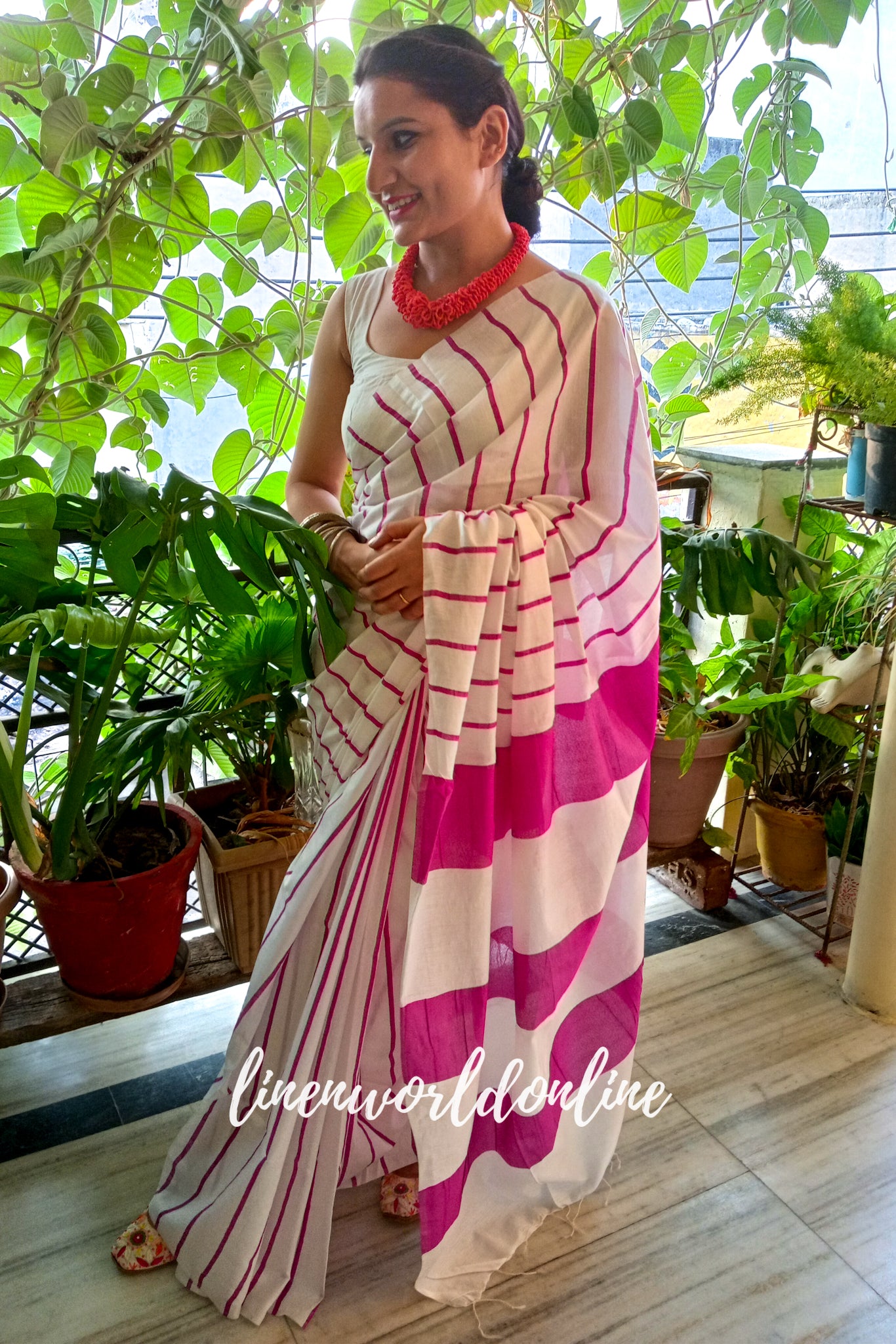 white cotton silk saree with magenta pink stripes - linenworldonline.in