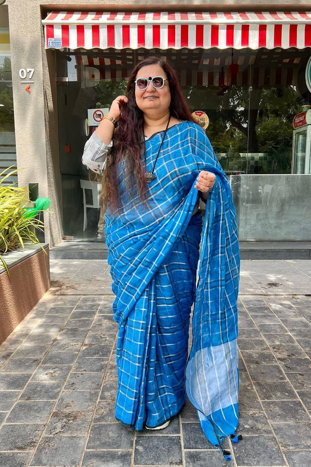 Falguni - checkered pure linen saree - linenworldonline.in
