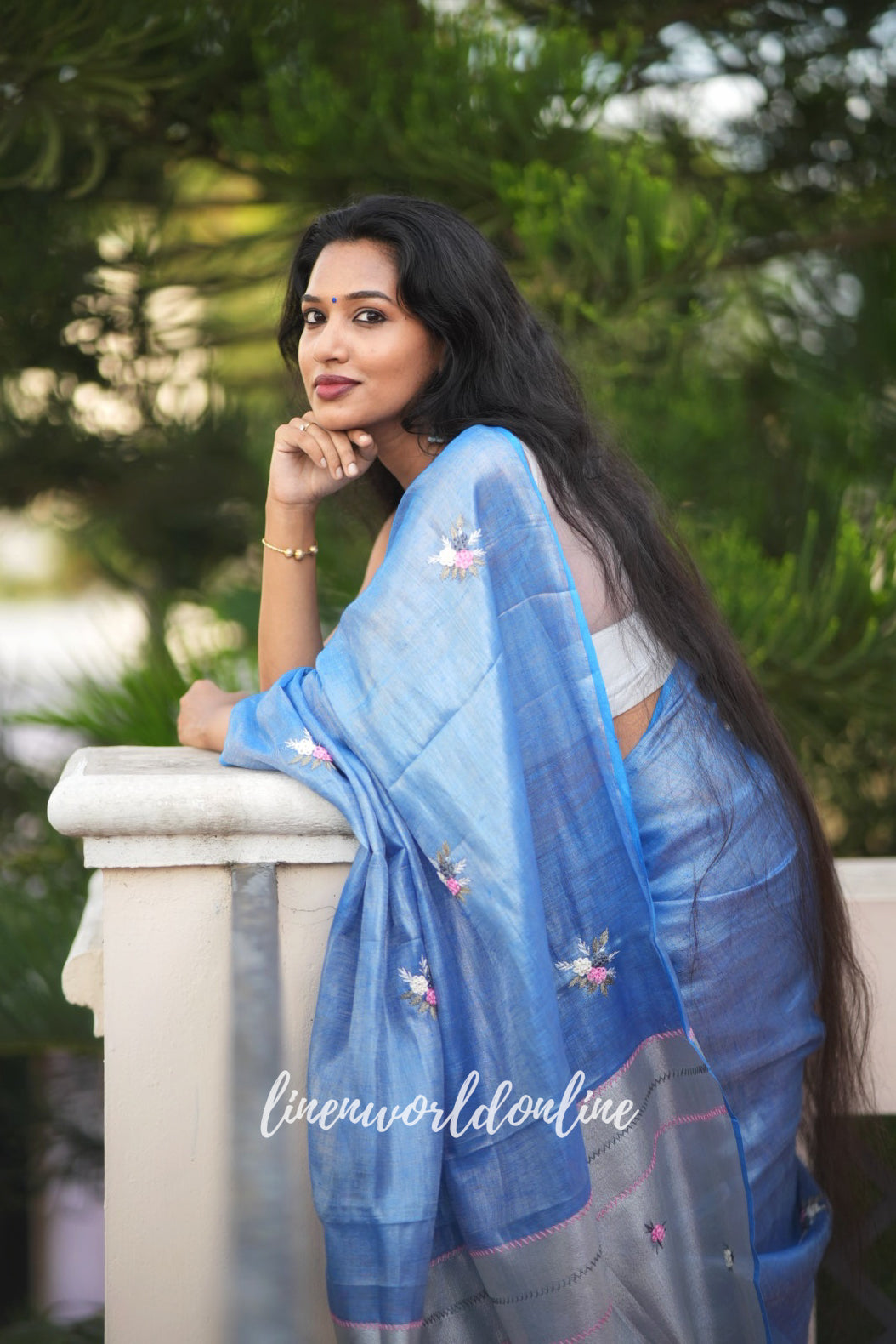 scarlett - blue zari linen french knot saree - linenworldonline.in