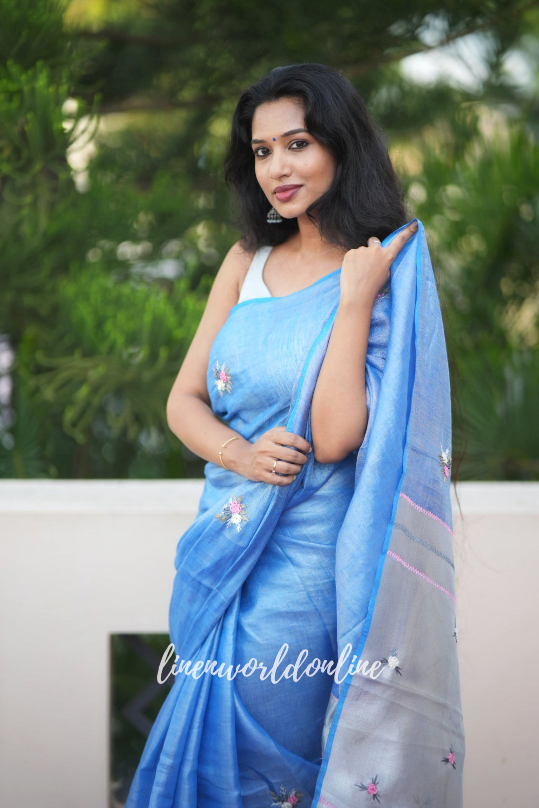 scarlett - blue zari linen french knot saree - linenworldonline.in