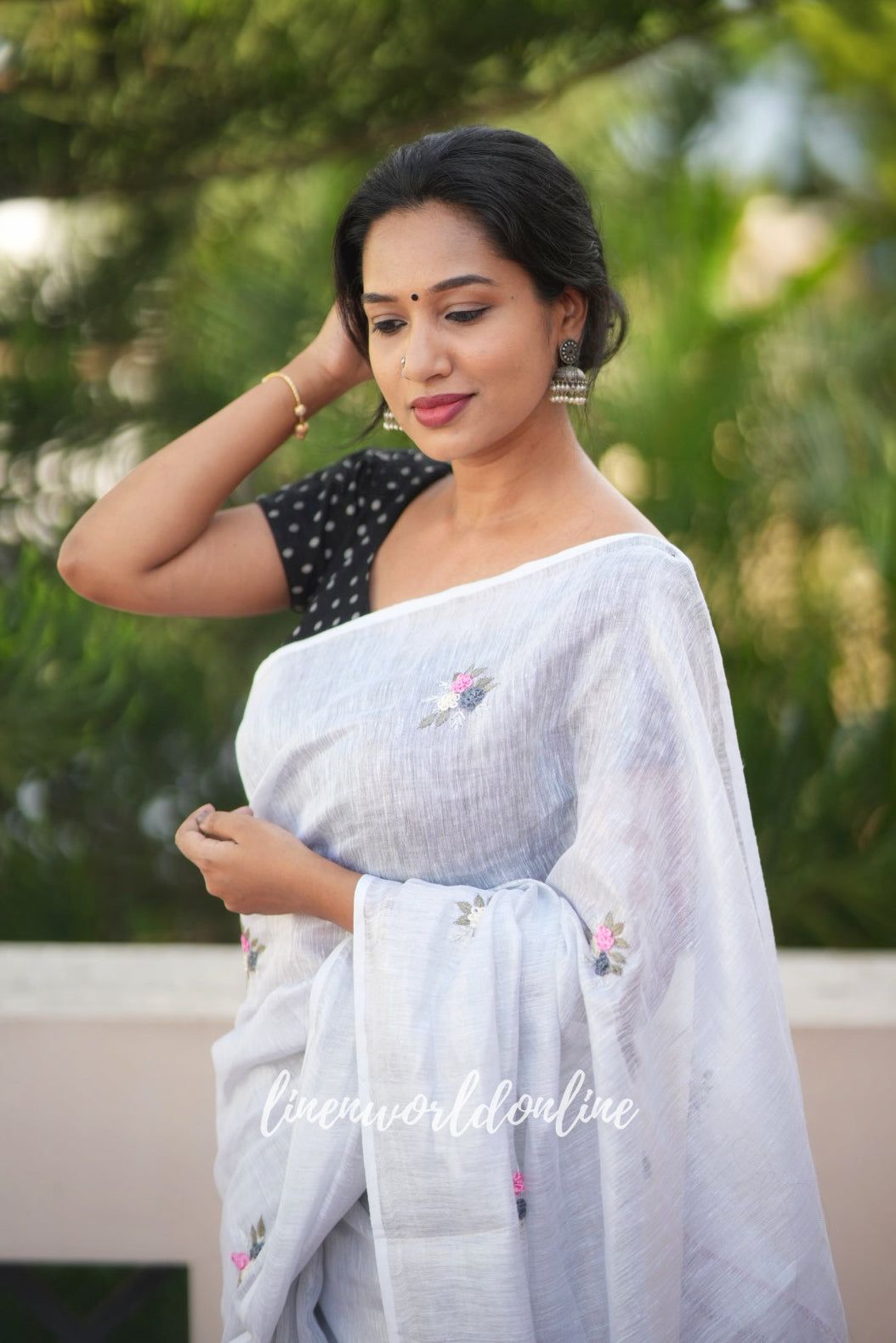 olivia - white zari linen french knot saree - linenworldonline.in