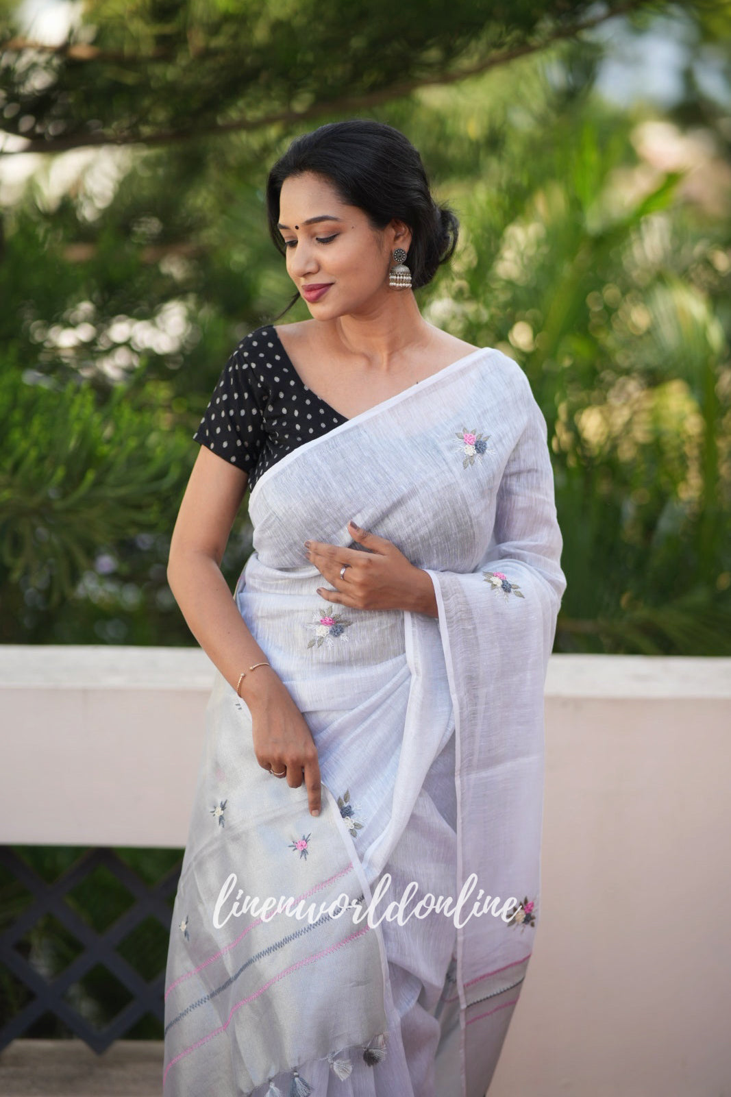 olivia - white zari linen french knot saree - linenworldonline.in