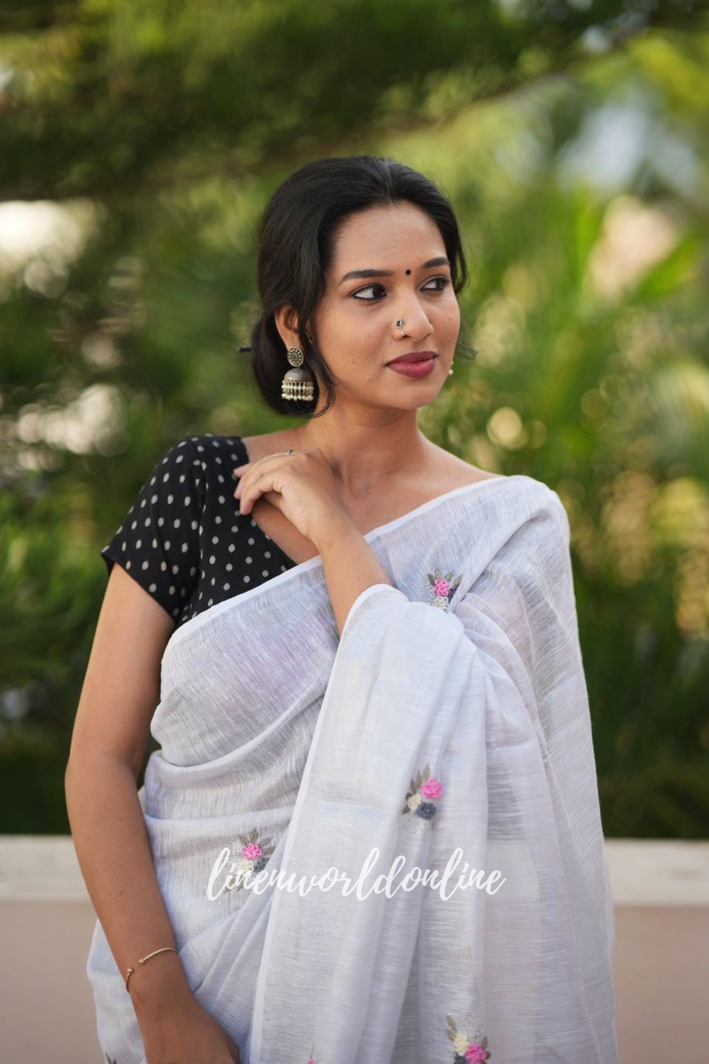olivia - white zari linen french knot saree - linenworldonline.in