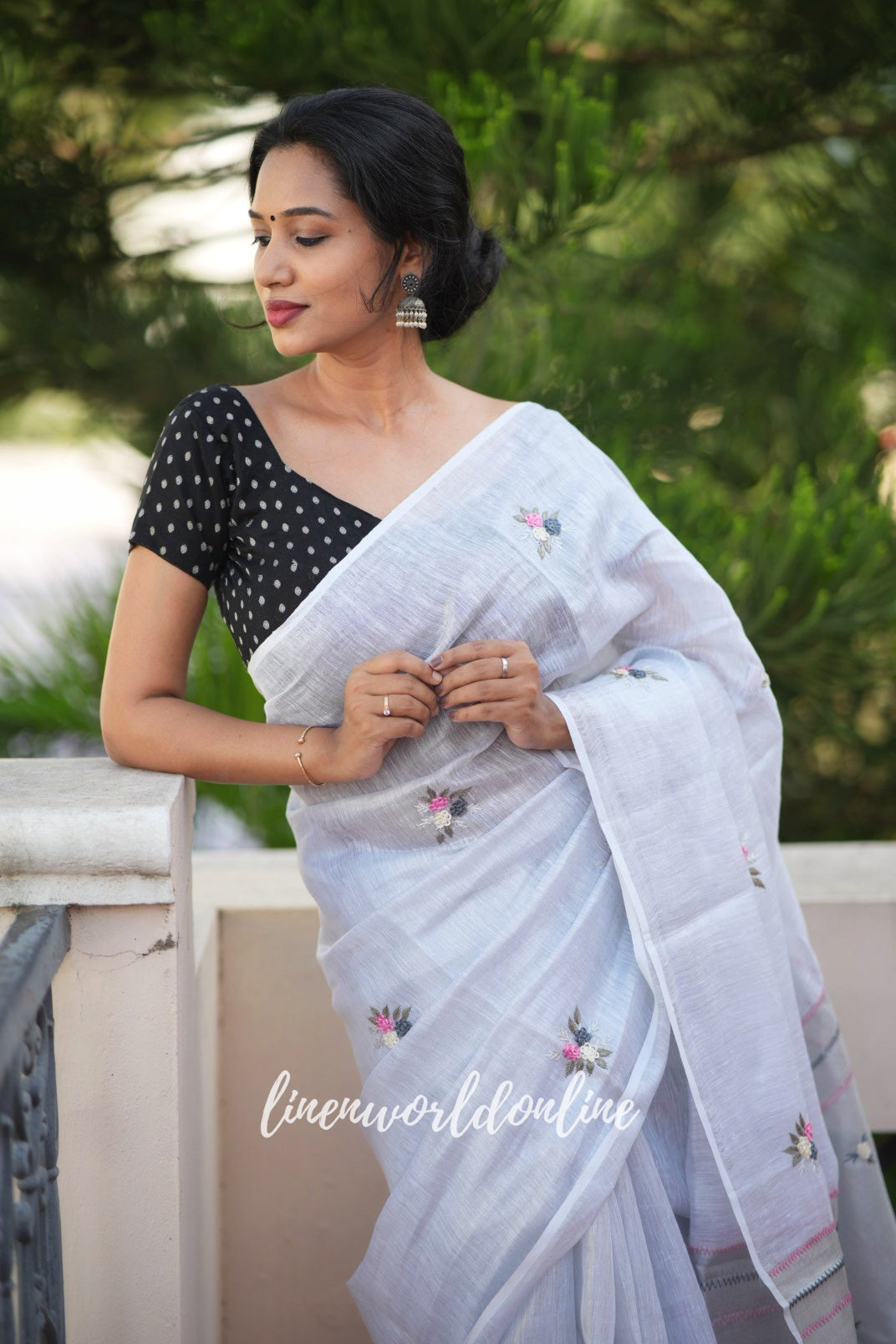 olivia - white zari linen french knot saree - linenworldonline.in