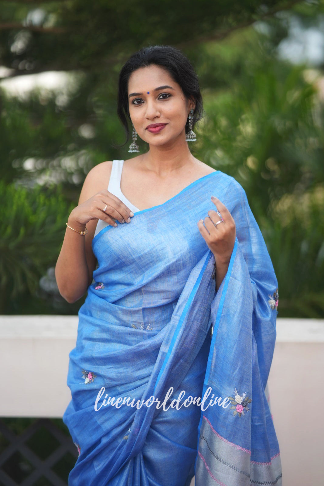 scarlett - blue zari linen french knot saree - linenworldonline.in