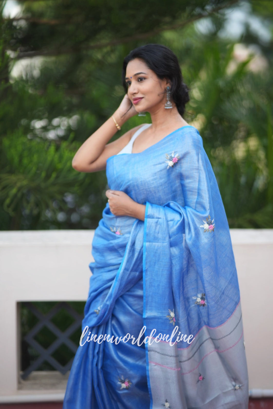 scarlett - blue zari linen french knot saree - linenworldonline.in
