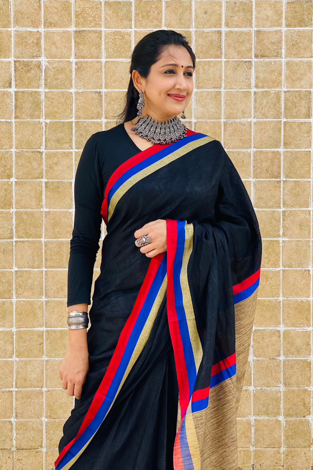 adhira - yarn dyed pure organic linen saree - linenworldonline.in