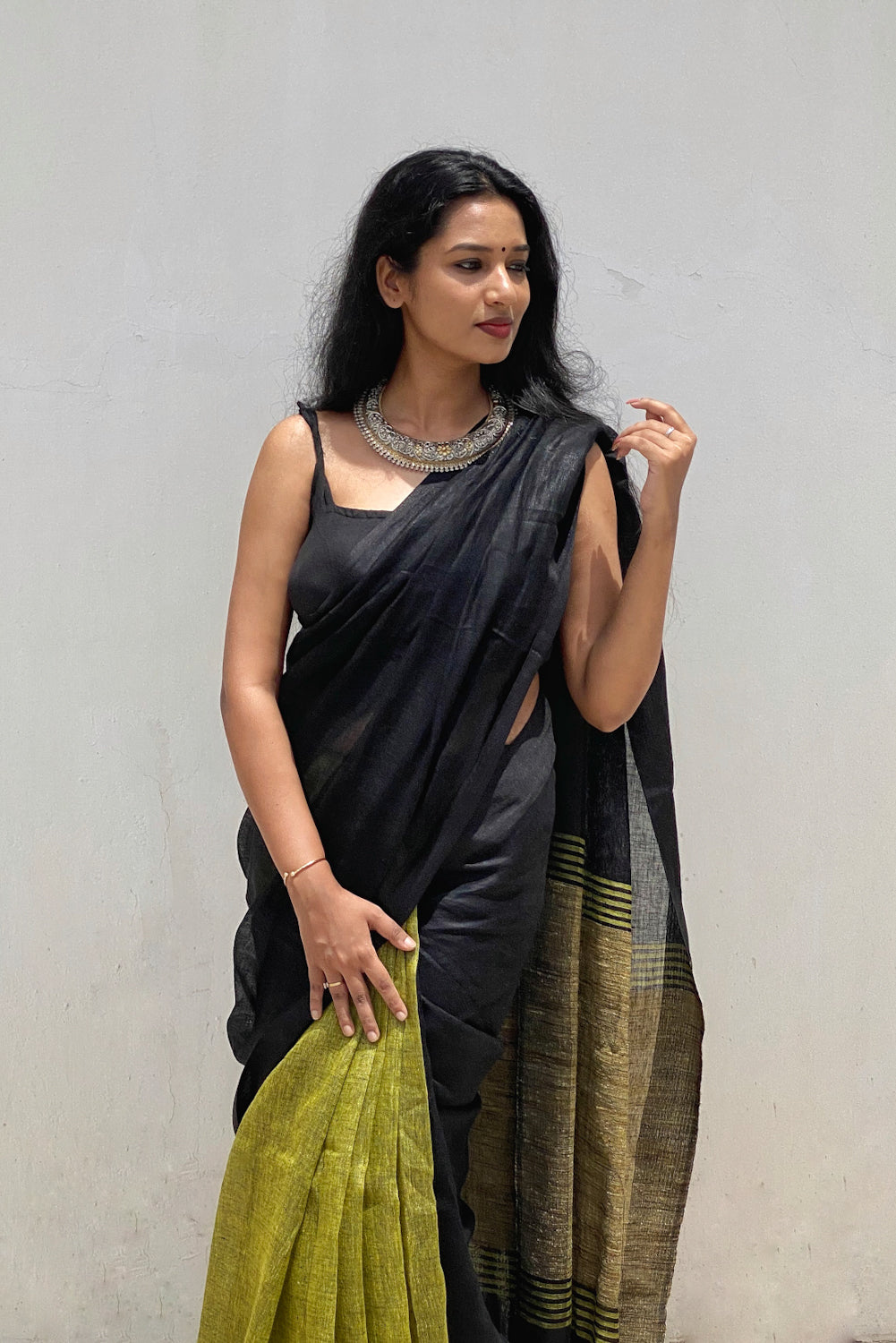 Kiara - Buy Colourblocked Pure Linen Sarees Online - Linen World