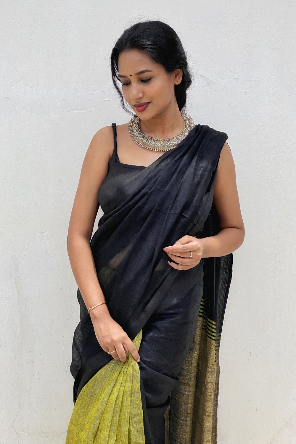 Kiara - Buy Colourblocked Pure Linen Sarees Online - Linen World