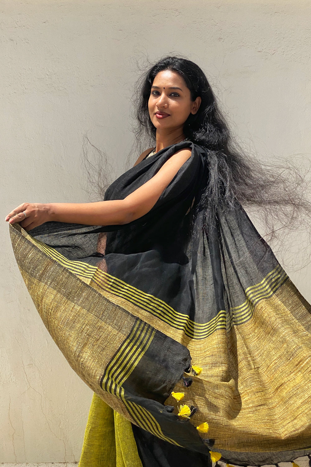 Kiara - Buy Colourblocked Pure Linen Sarees Online - Linen World