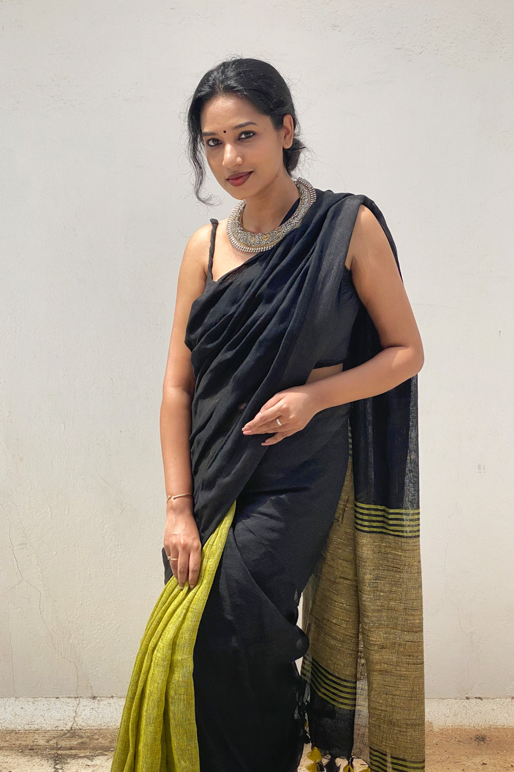 Kiara - Buy Colourblocked Pure Linen Sarees Online - Linen World