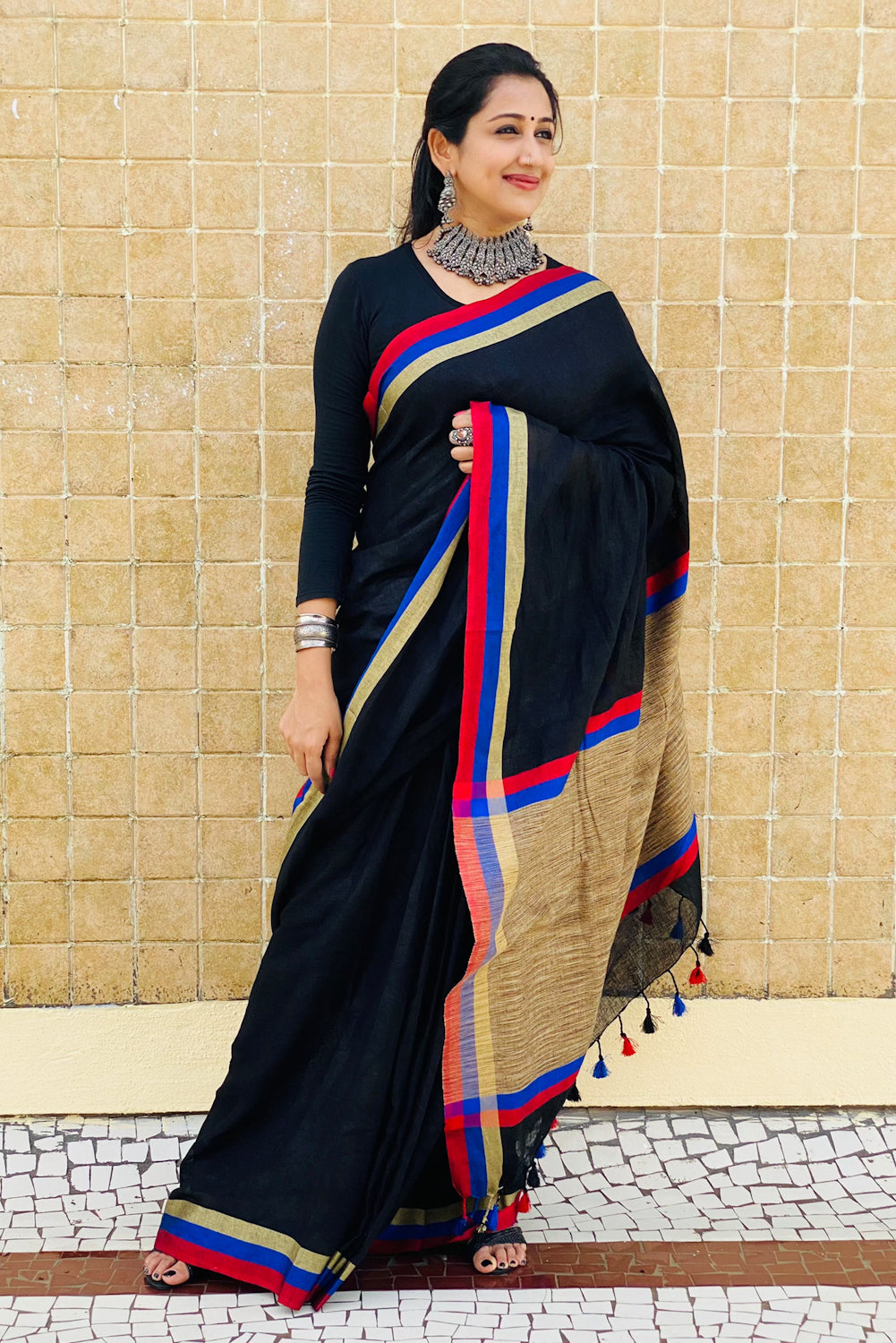 adhira - yarn dyed pure organic linen saree - linenworldonline.in