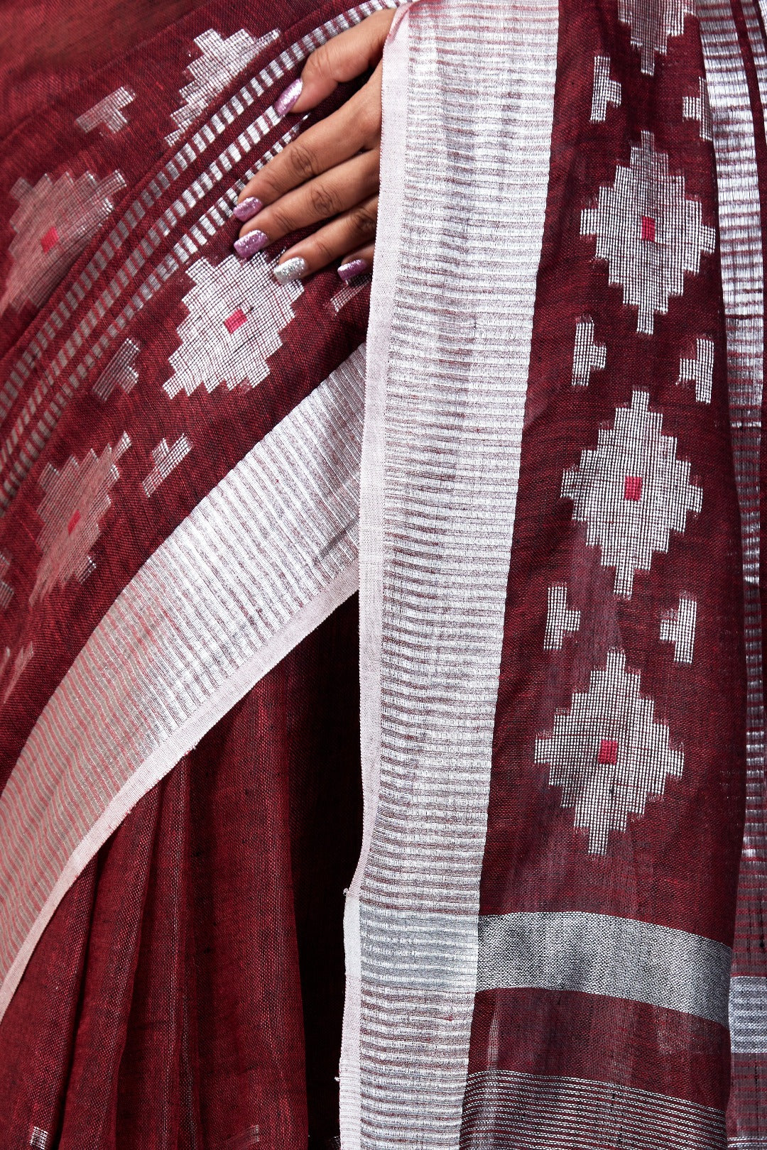 maroon dobiwoven pure linen saree - linenworldonline.in