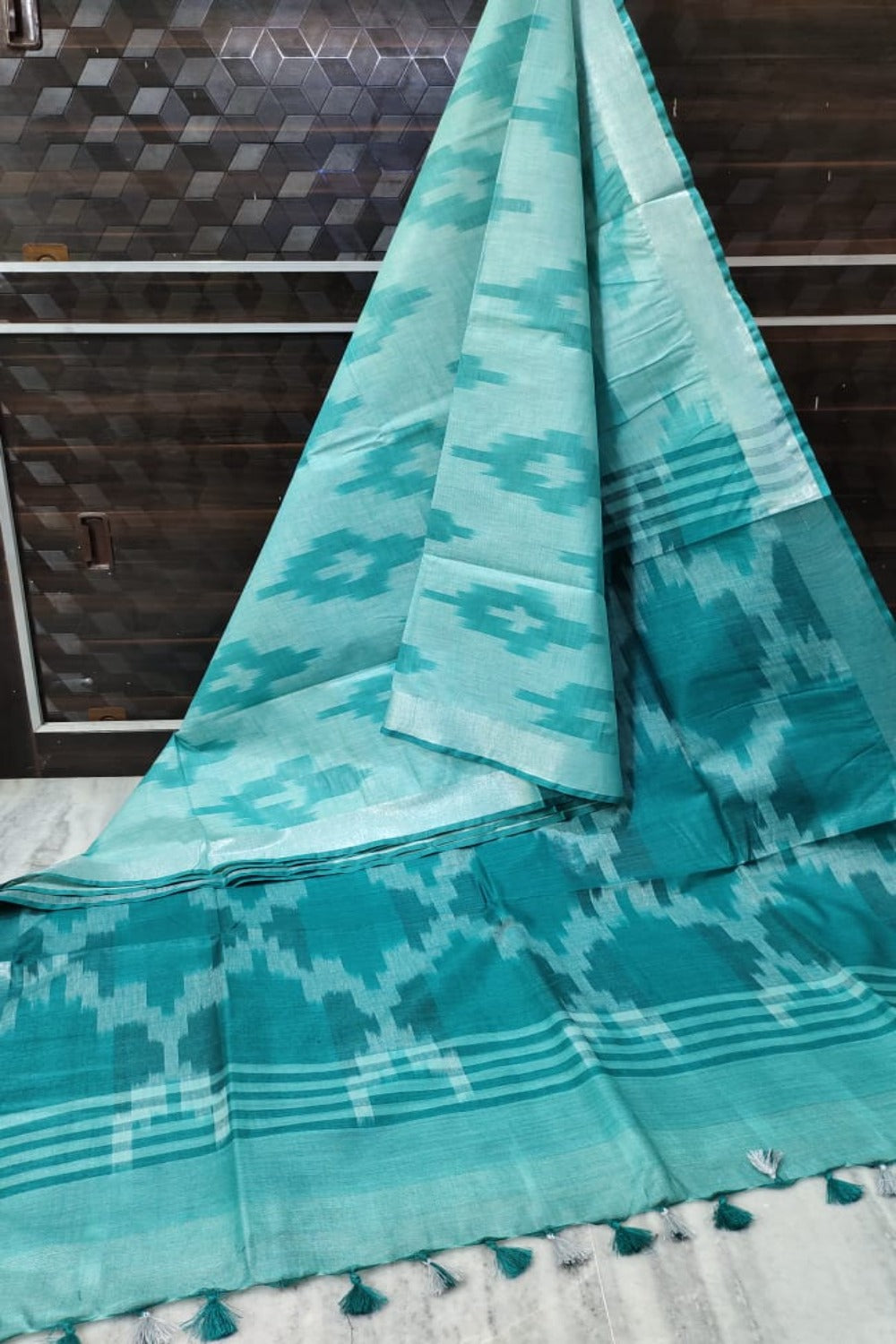 green cotton ikat handwoven saree - linenworldonline.in