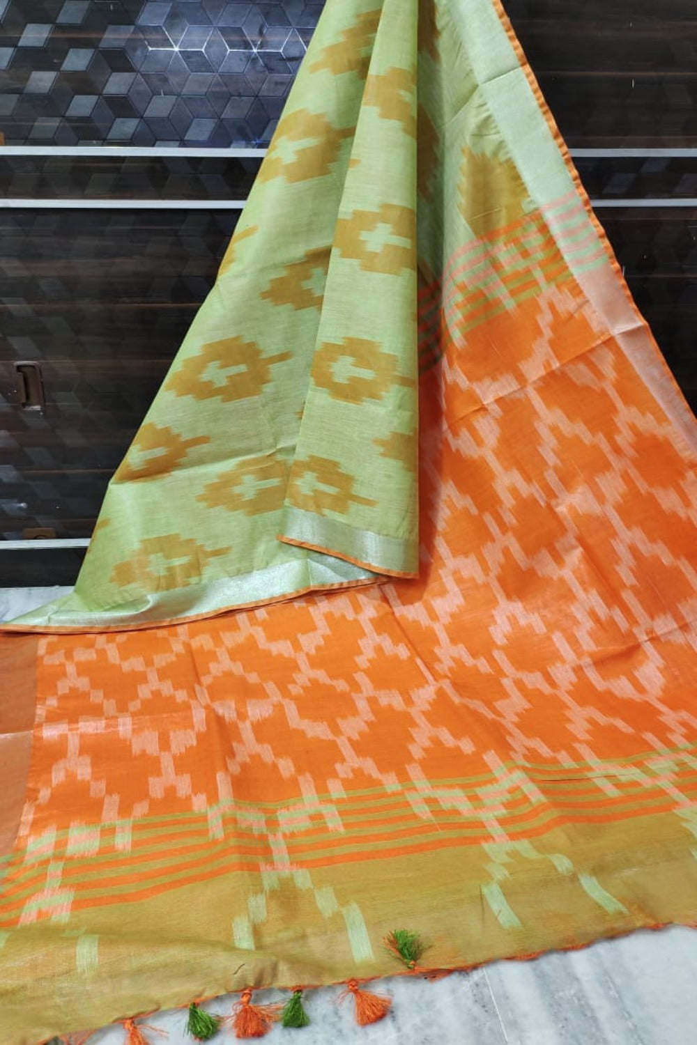 green cotton ikat handwoven saree - linenworldonline.in