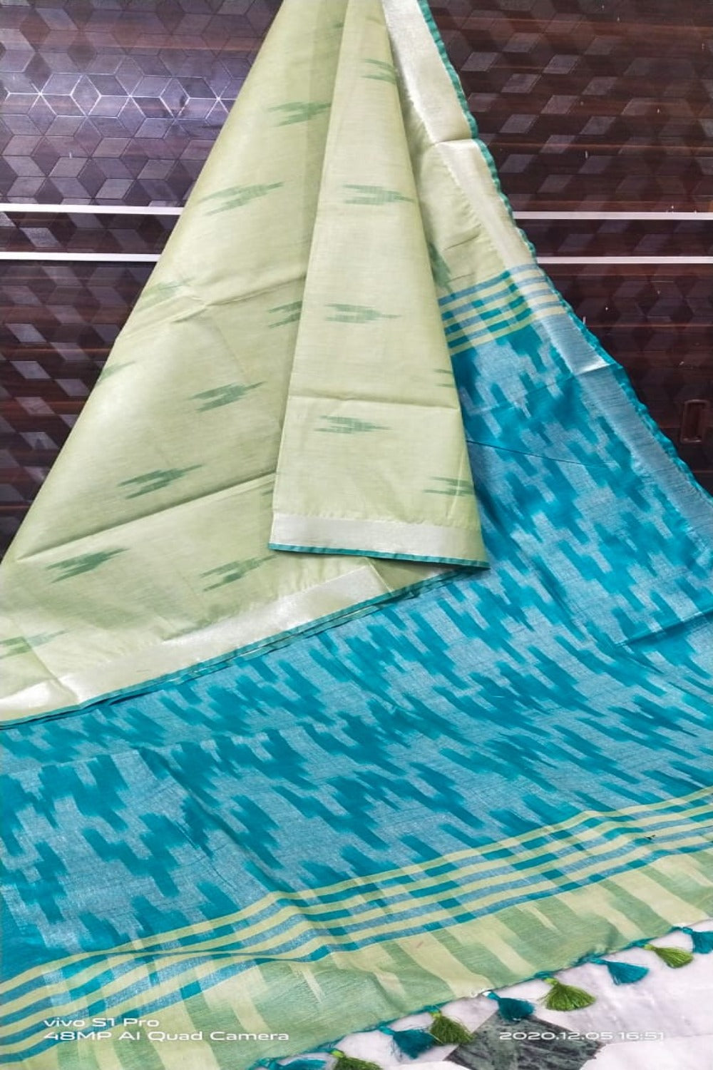 pista green cotton ikat handwoven saree - linenworldonline.in