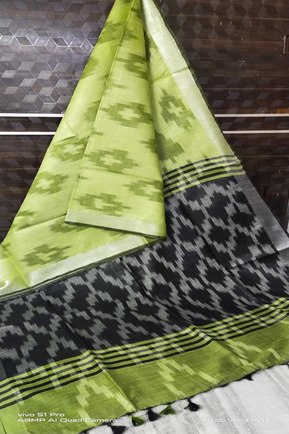 green cotton ikat handwoven saree - linenworldonline.in