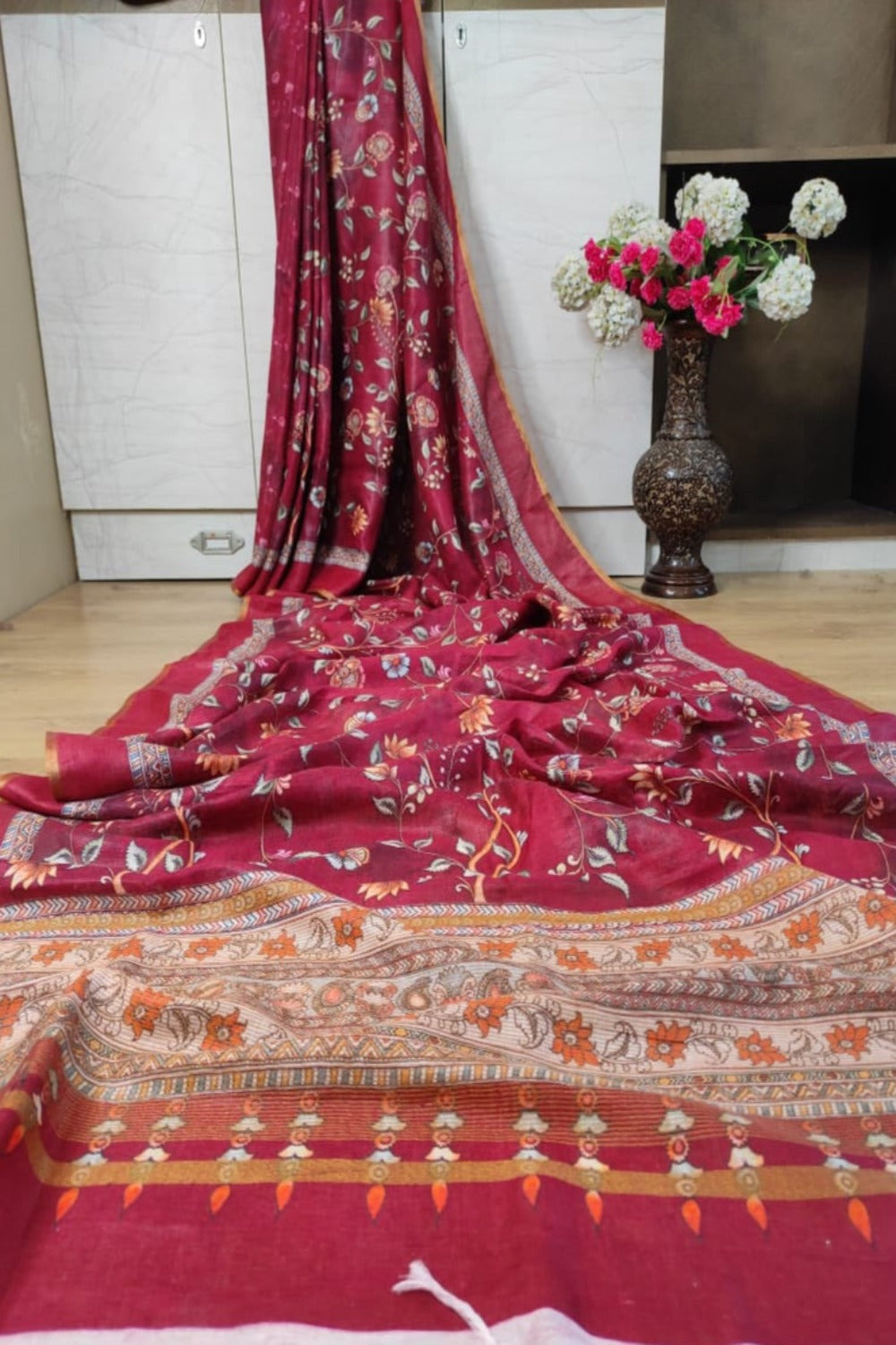 maroon digital printed handloom pure linen saree - linenworldonline.in