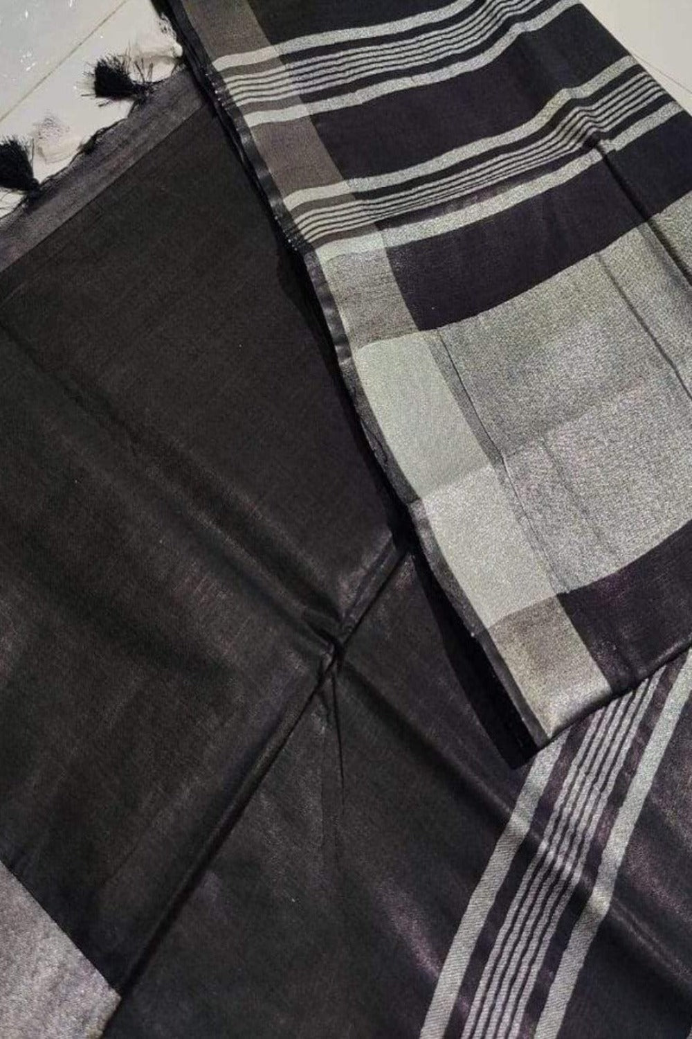 black handloom cotton linen saree - linenworldonline.in