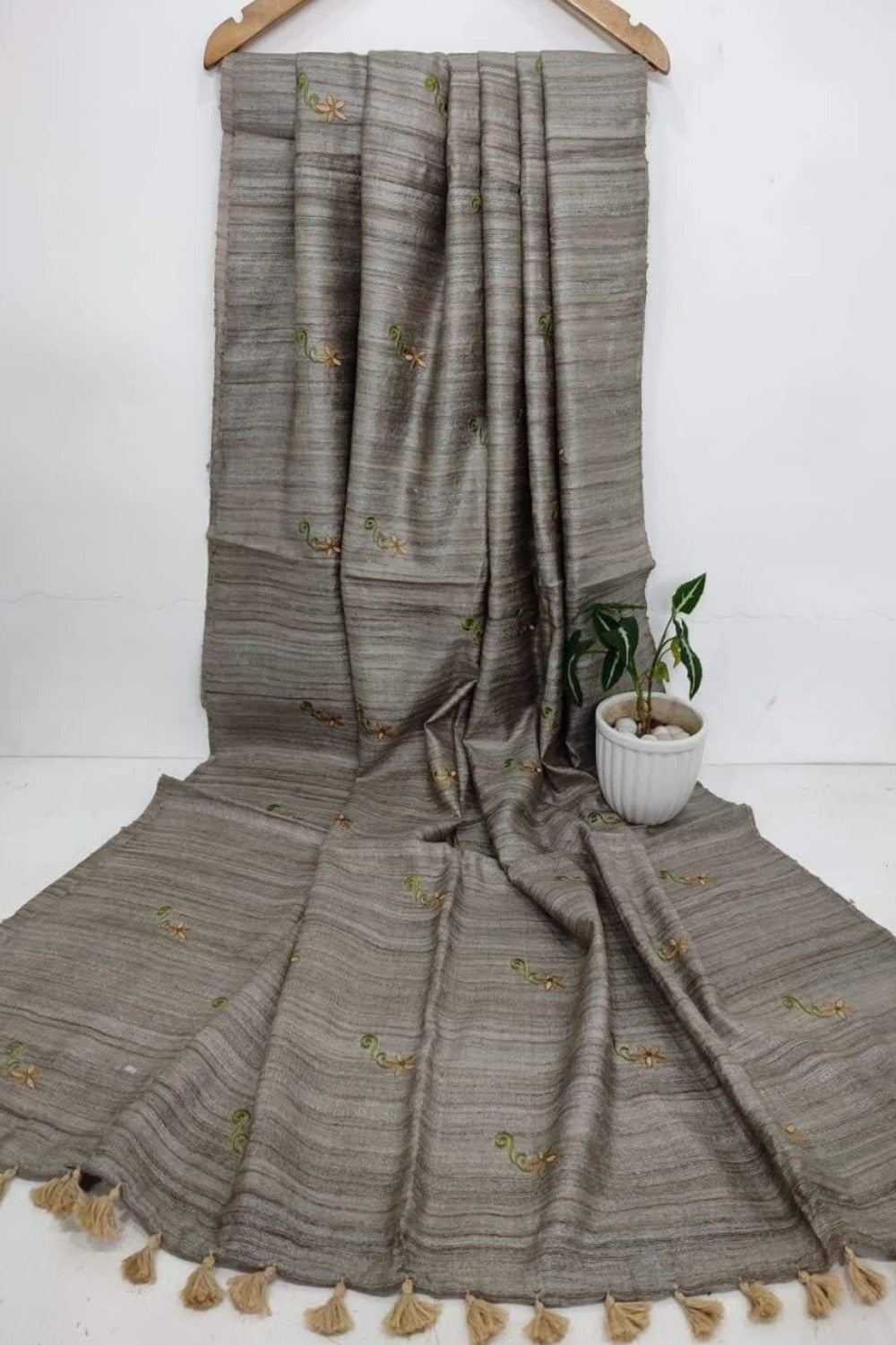 Tussar Ghicha Embroidered Saree - linenworldonline.in