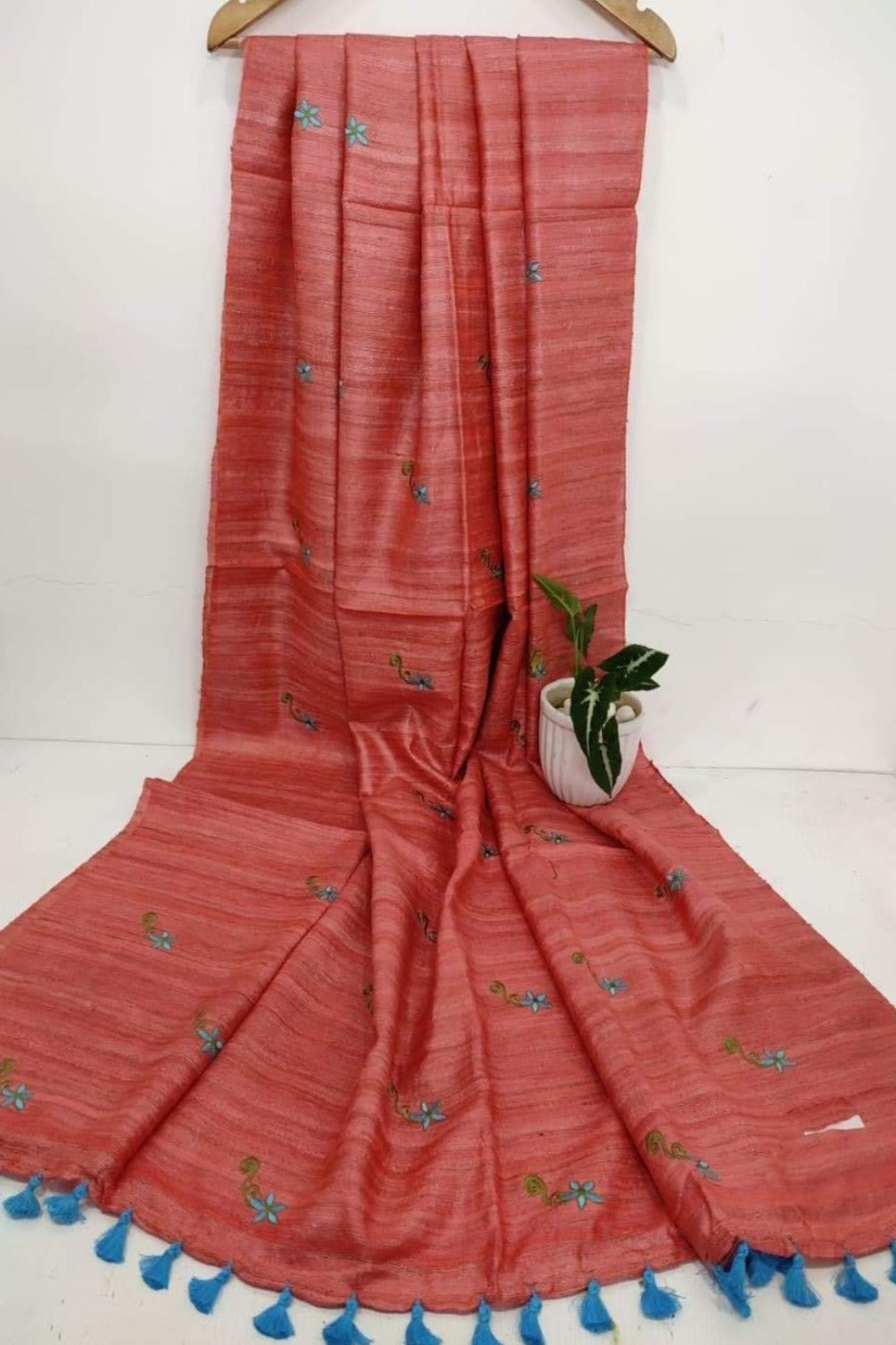 Tussar Ghicha Embroidered Saree - linenworldonline.in