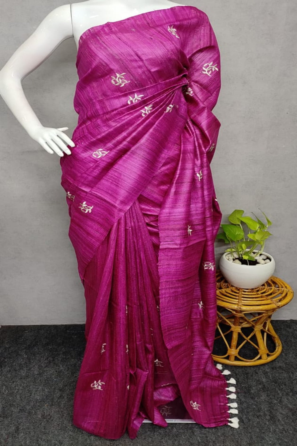 Tussar Ghicha Embroidered Saree - linenworldonline.in