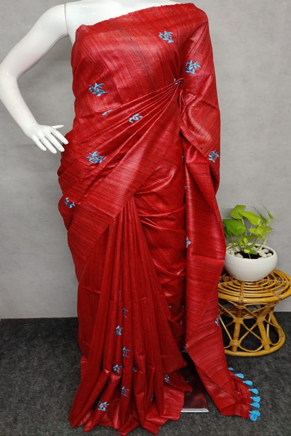 Tussar Ghicha Embroidered Saree - linenworldonline.in