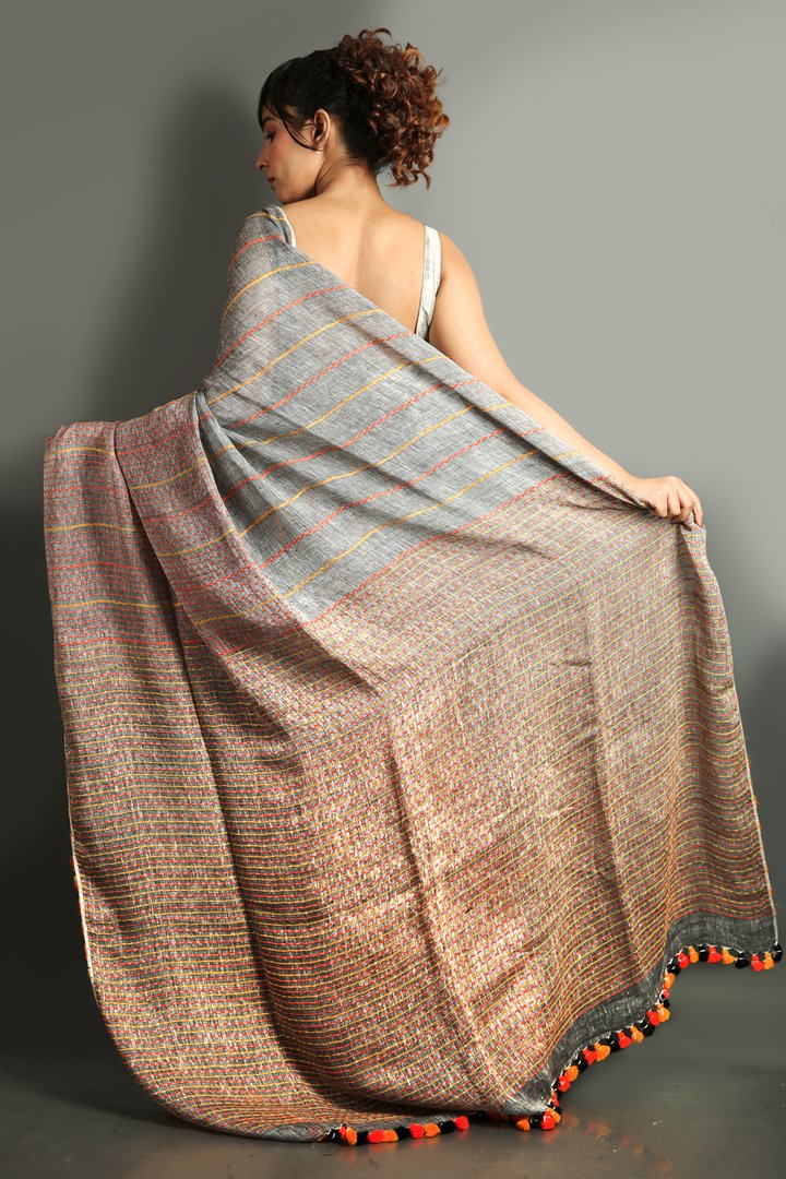 kantha style pure handwoven linen saree - linenworldonline.in