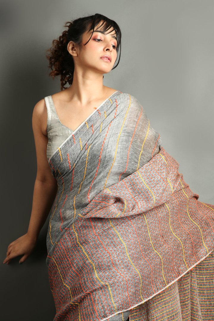kantha style pure handwoven linen saree - linenworldonline.in