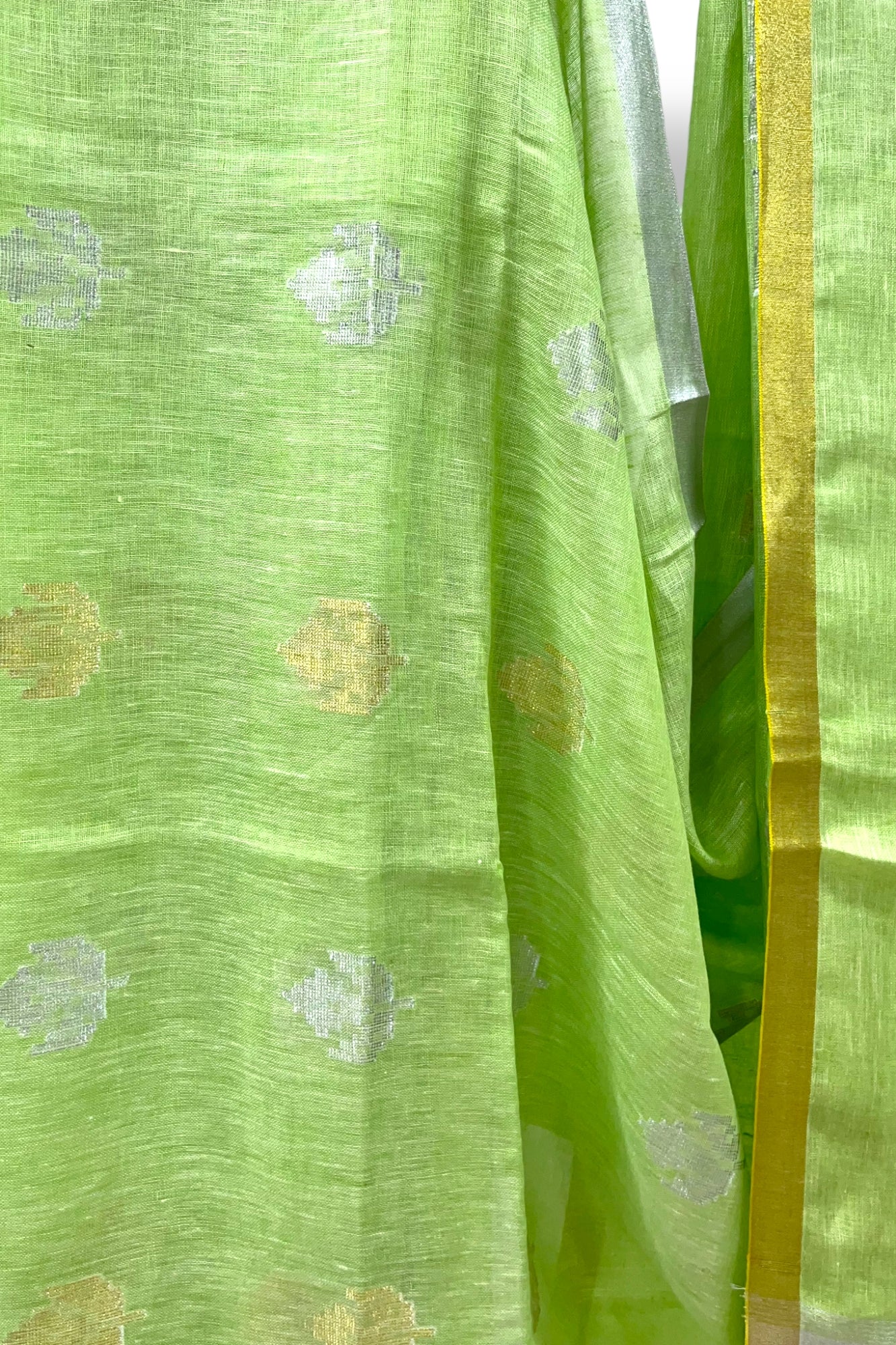 green dobby woven pure linen saree - linenworldonline.in