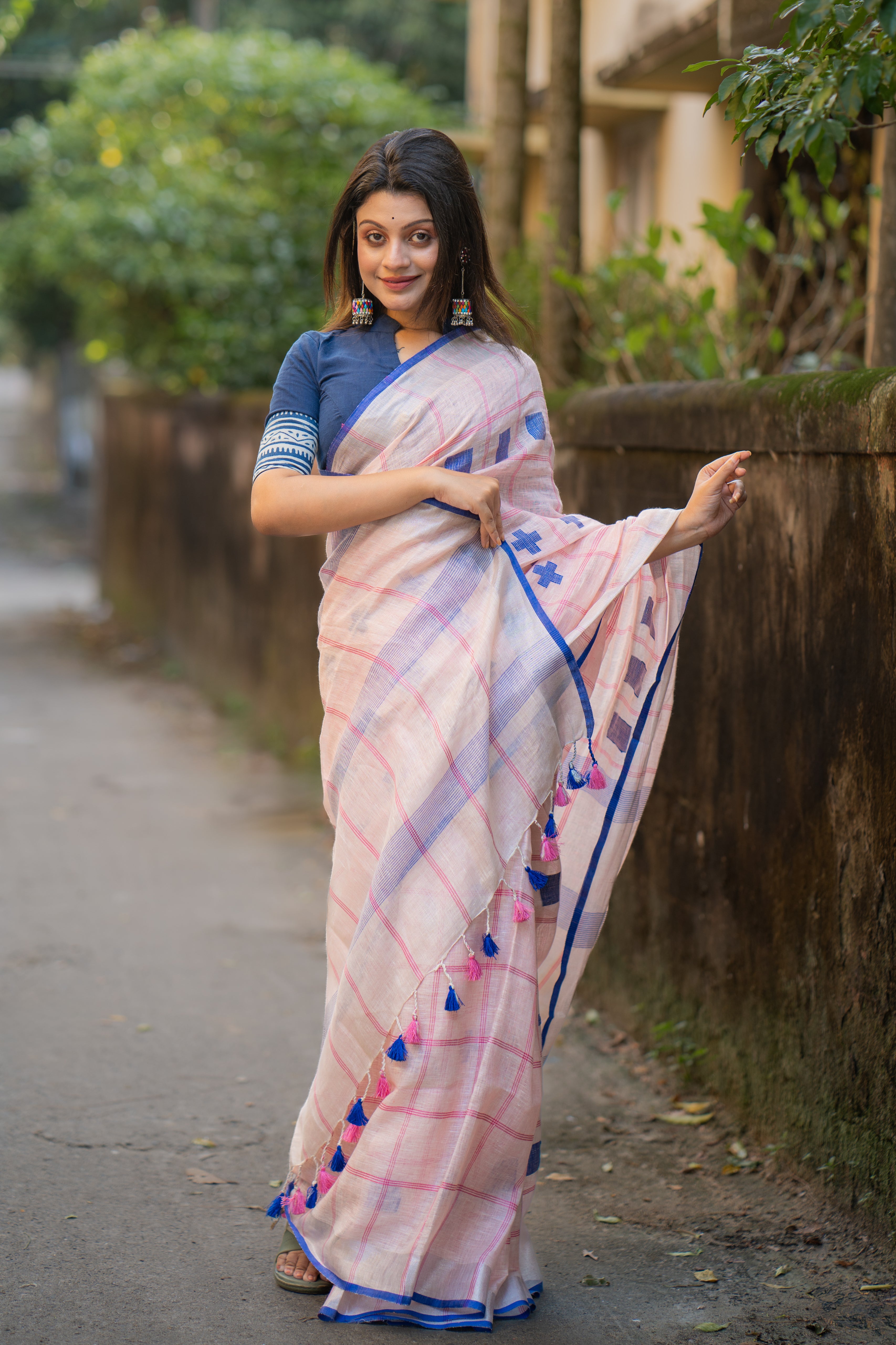 peach dobby woven pure linen saree - linenworldonline.in