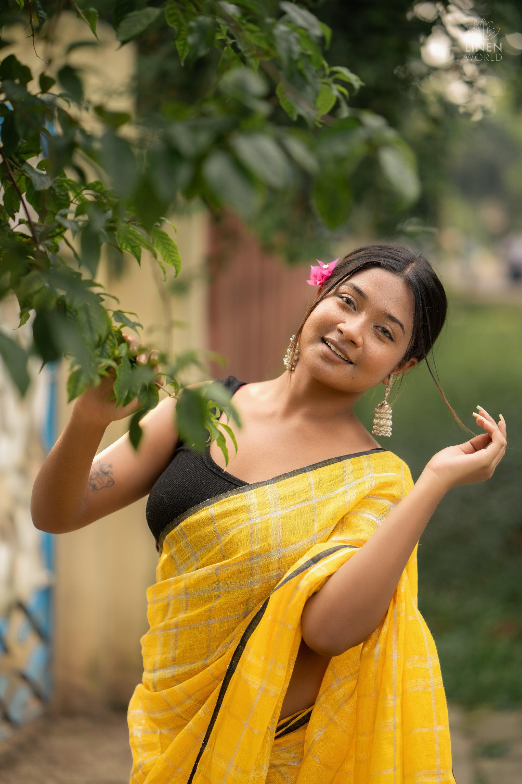 ishani - mango yellow checkered pure linen saree  - linenworldonline.in