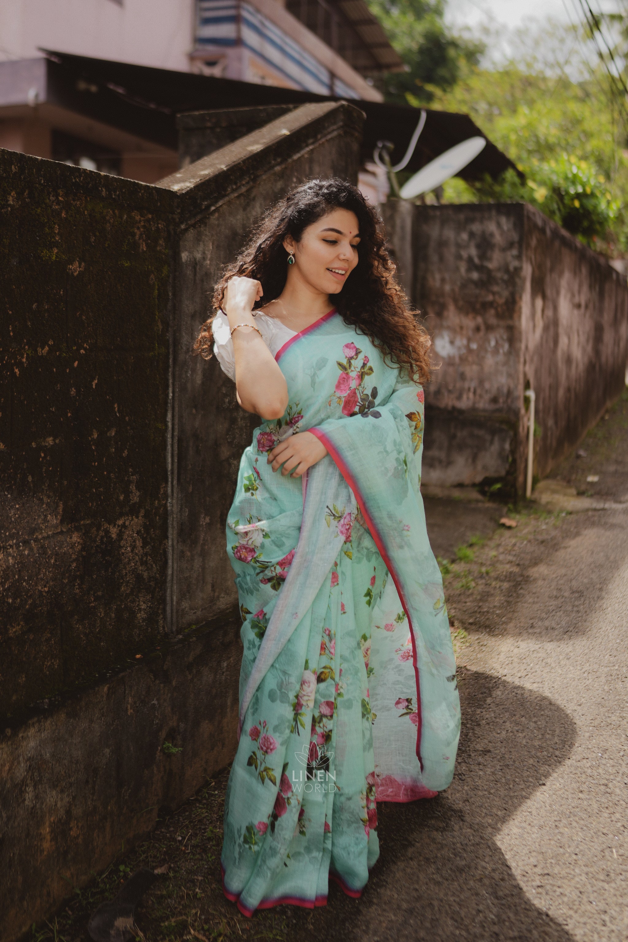 fariah: green digital printed pure linen sari - linenworldonline.in