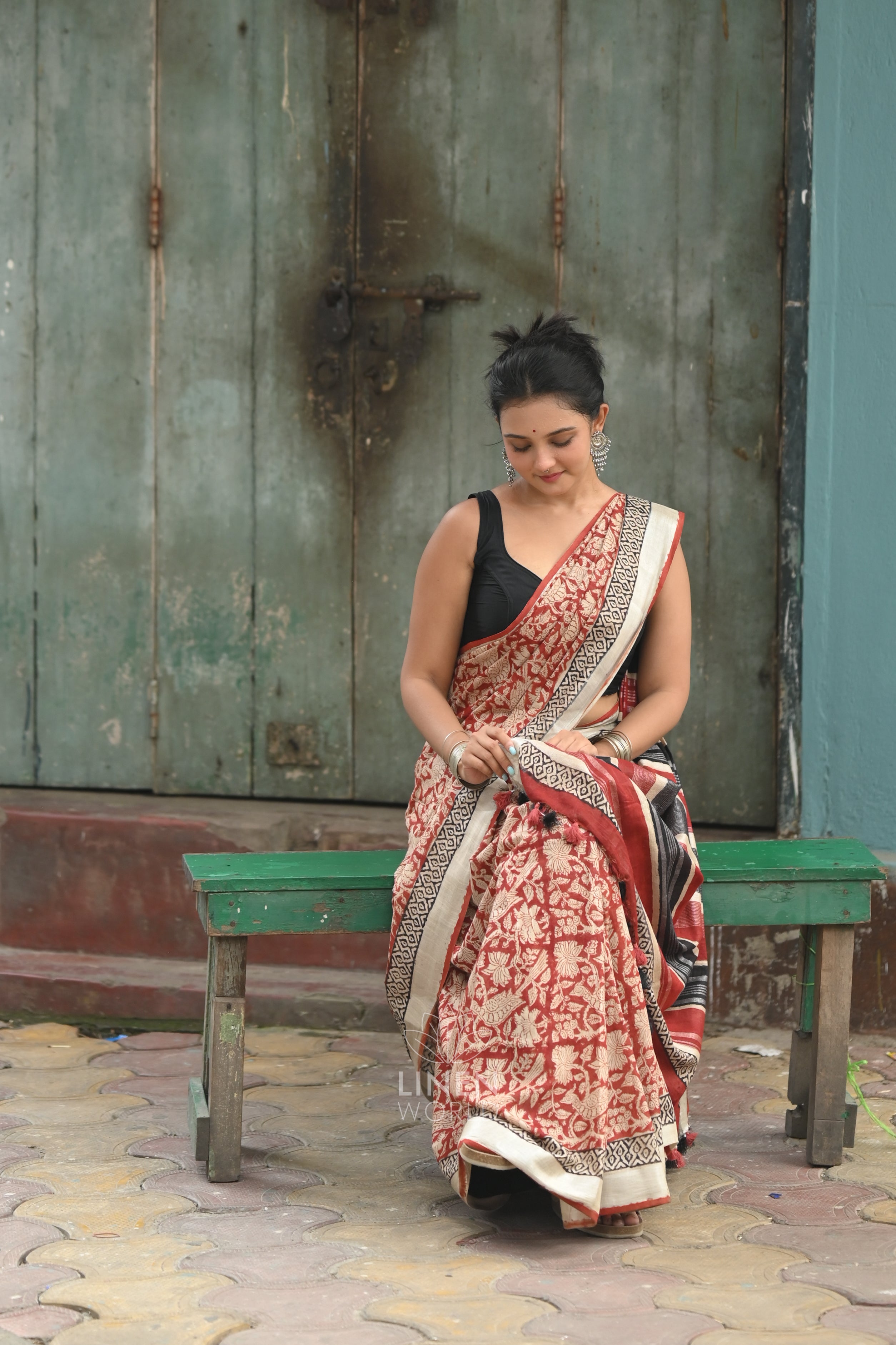 rust block printed semi linen saree - linenworldonline.in