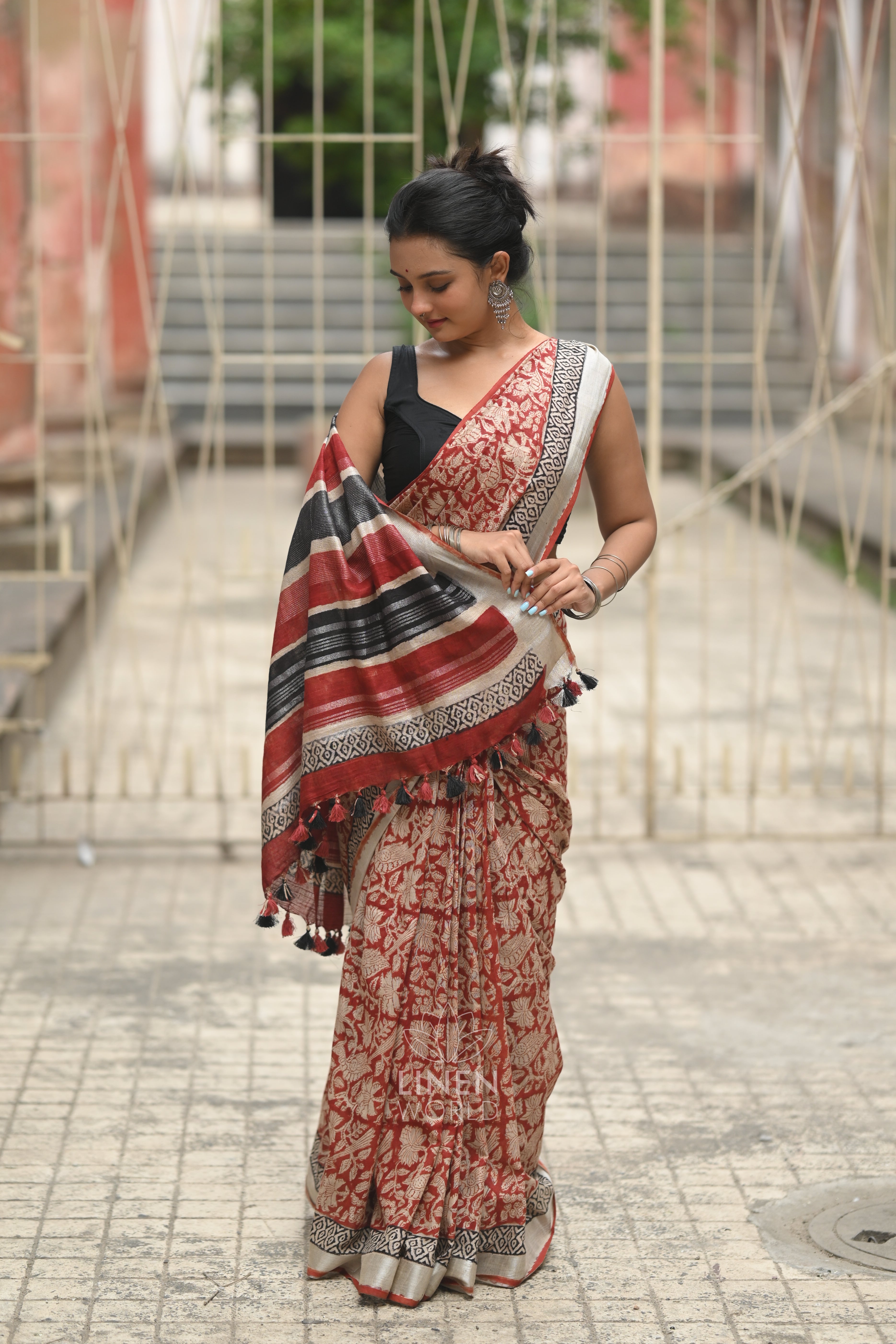 rust block printed semi linen saree - linenworldonline.in