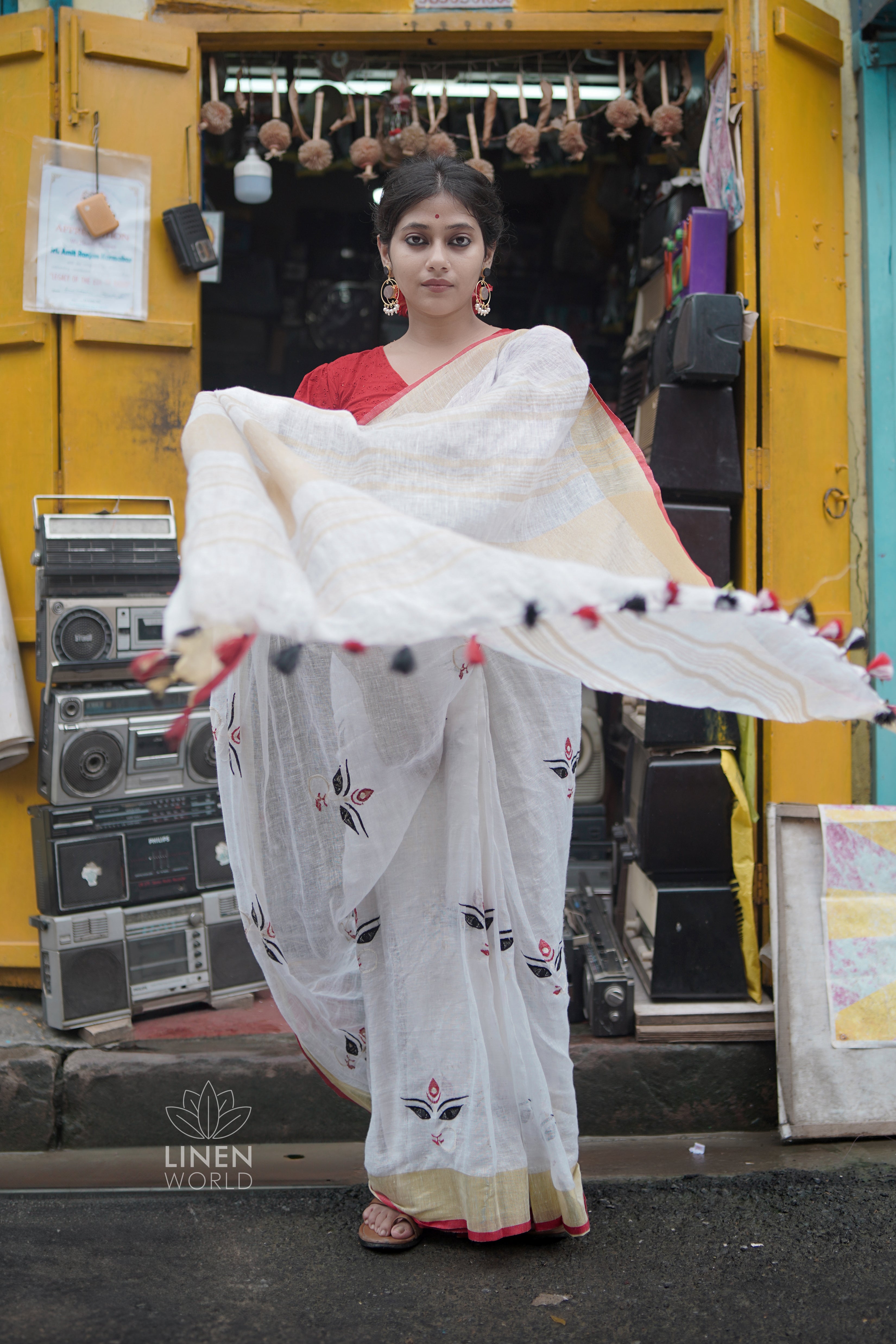 white digital embroidered linen saree - linenworldonline.in