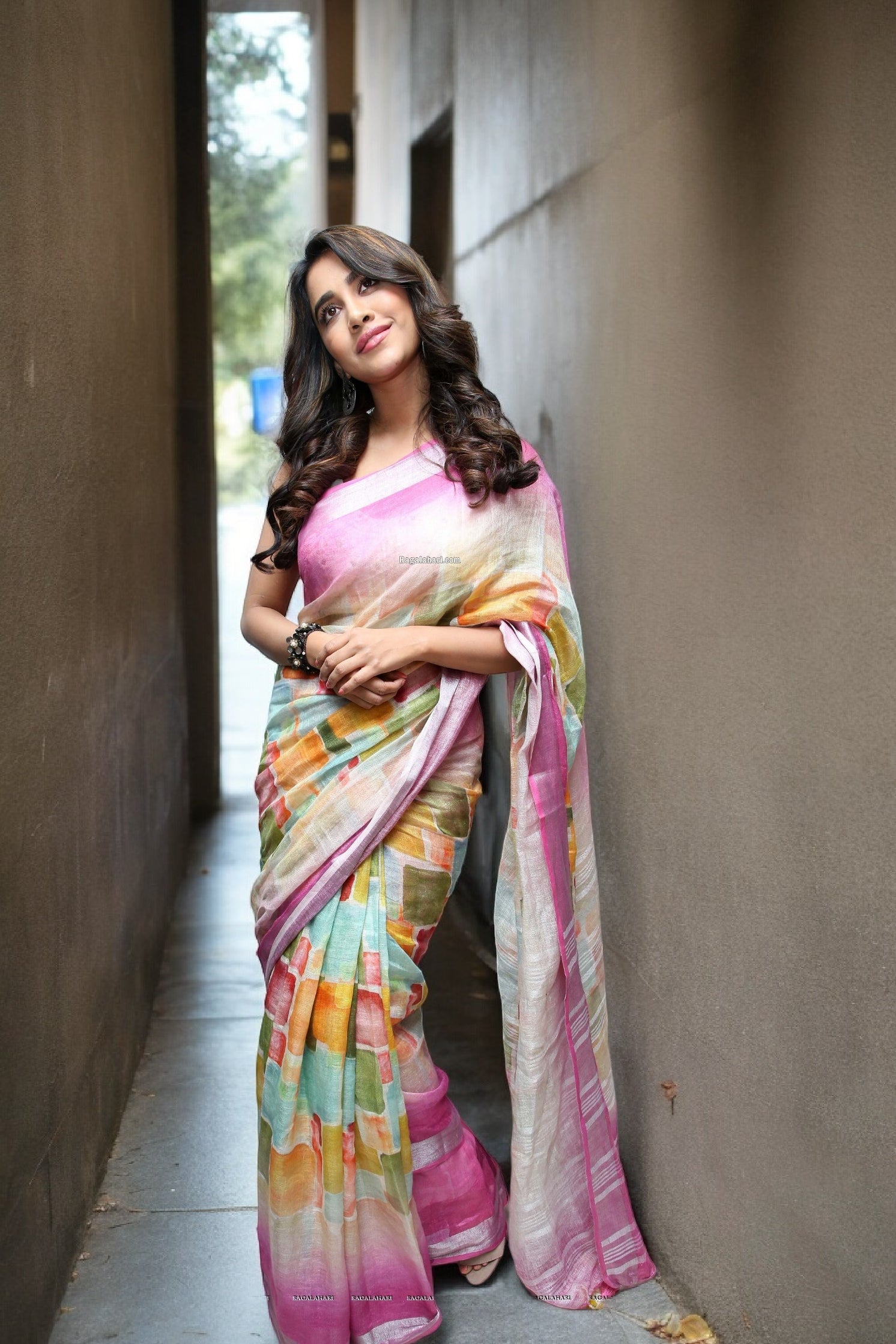 nabha natesh pink digital printed handloom pure linen saree - linenworldonline.in