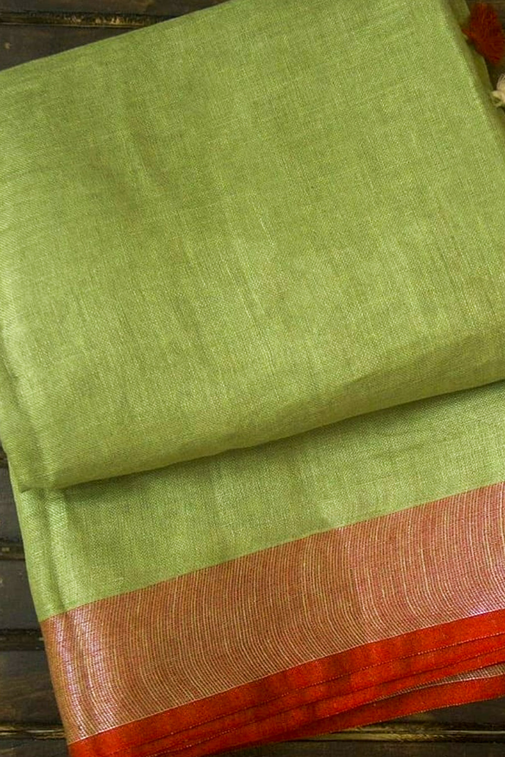 dhruvi - green pure linen saree - linenworldonline.in