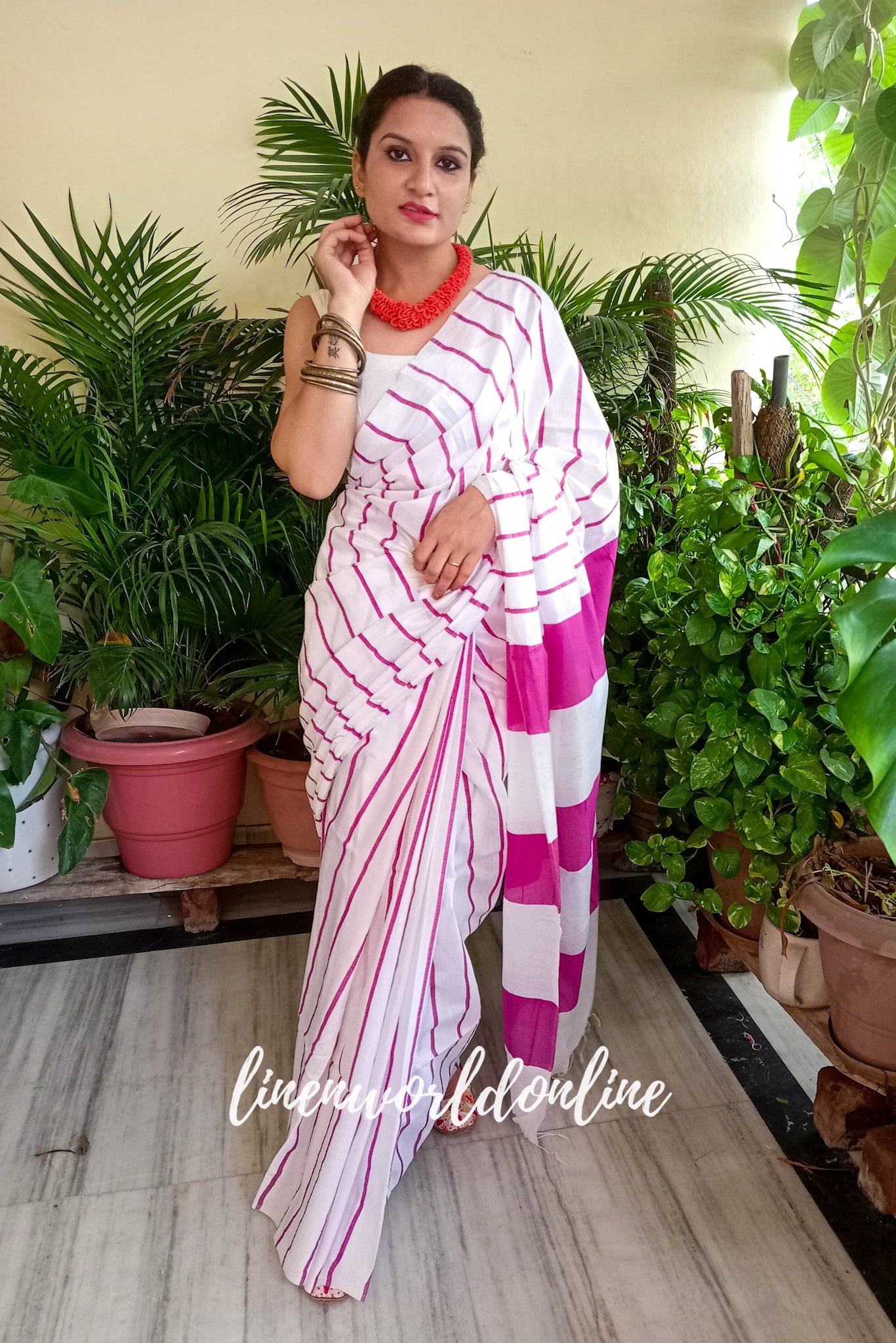white cotton silk saree with magenta pink stripes - linenworldonline.in