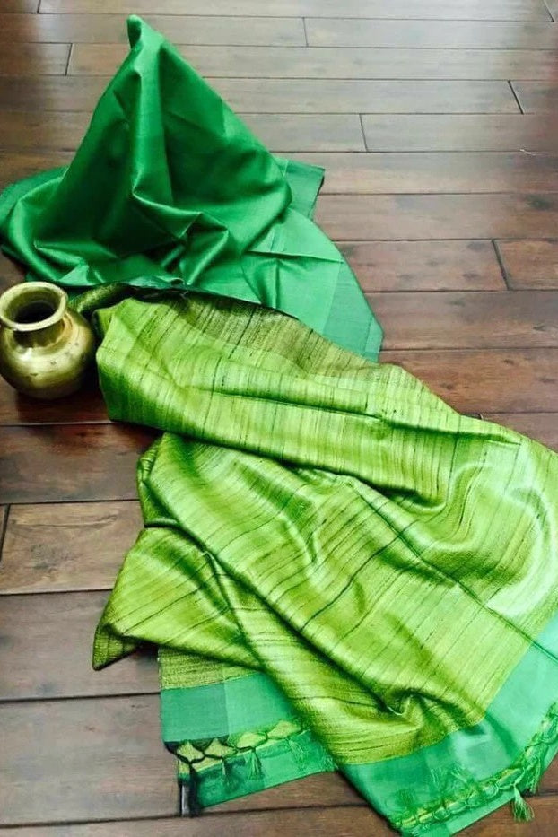 parrot green bhagalpuri handloom tussar ghicha silk saree - linenworldonline.in